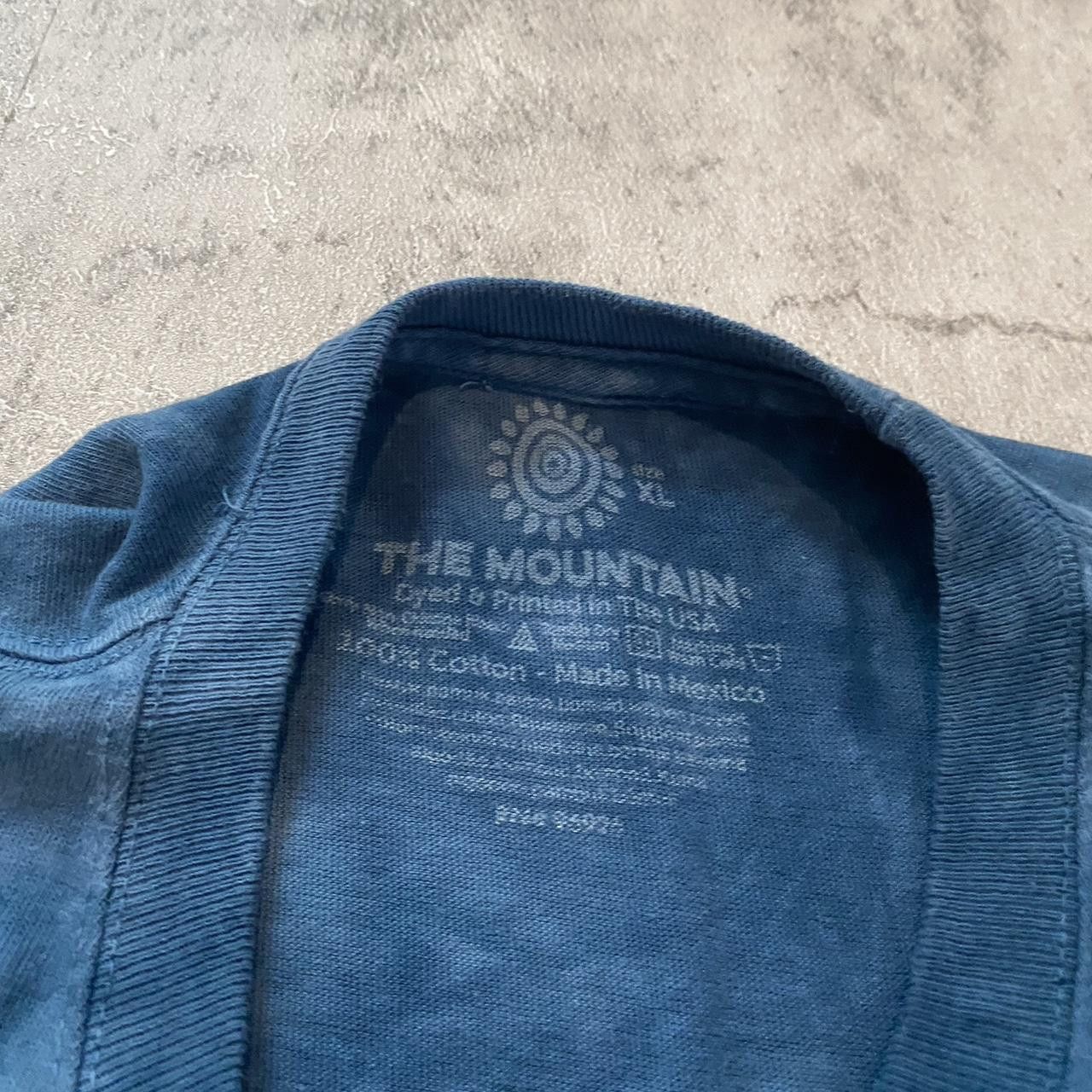 The Mountain Blue tie dye graphic tee with kitten in overalls design Size US S / EU 44-46 / 1 - 4 Thumbnail