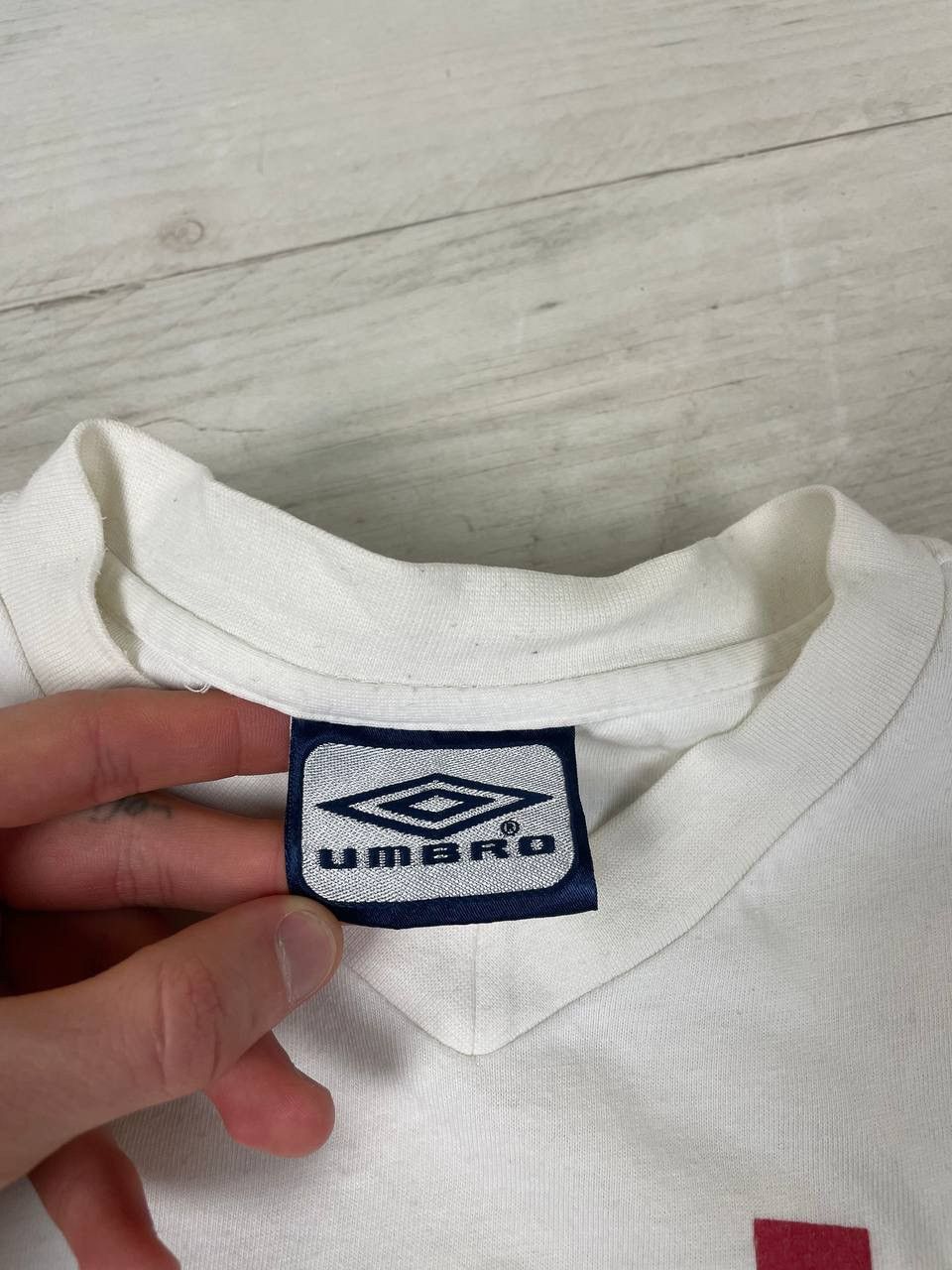 Umbro Vintage Umbro England Football Shirt Soccer Jersey 00s Size US L / EU 52-54 / 3 - 11 Thumbnail