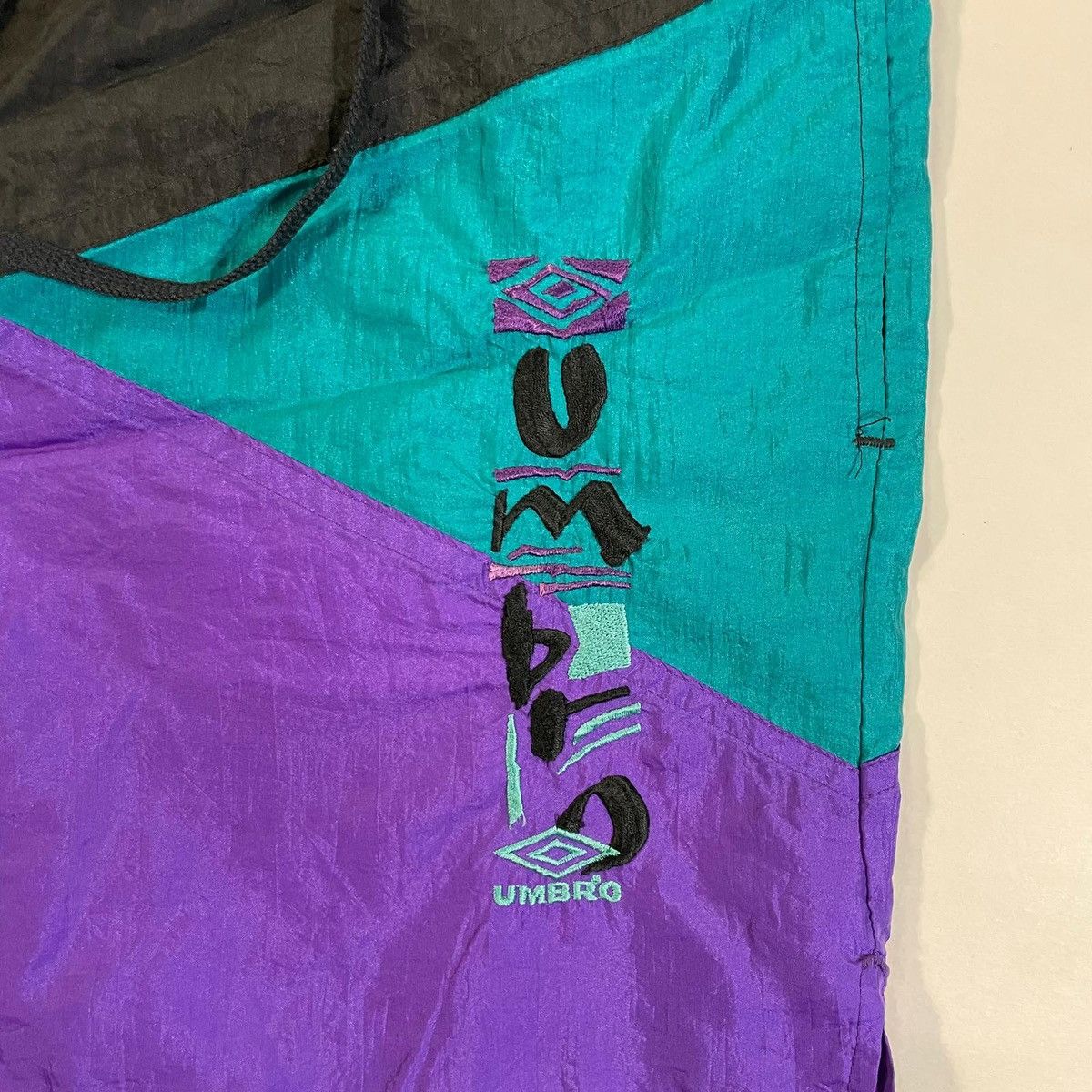 Umbro Umbro 90s vintage black and purple shorts Size US 36 / EU 52 - 5 Thumbnail