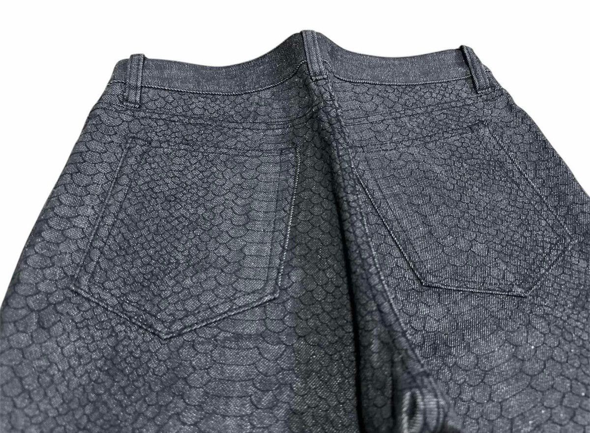 If Six Was Nine × Japanese Brand × Le Grande Bleu (L.G.B.) 🔥Y2K Japanese Flared Denim Snakeskin Embroidered Reptile Size US 30 / EU 46 - 9 Thumbnail
