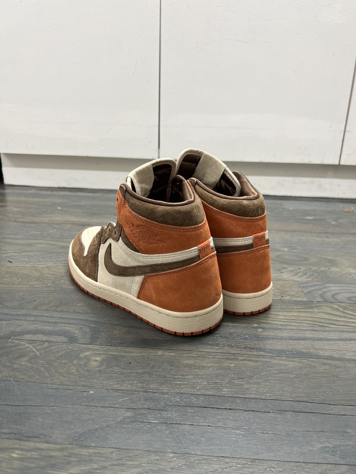 Jordan Brand WMNS JORDAN 1 RETRO HIGH OG 'DUSTED CLAY' Size US 9.5 / IT 39.5 - 11 Thumbnail