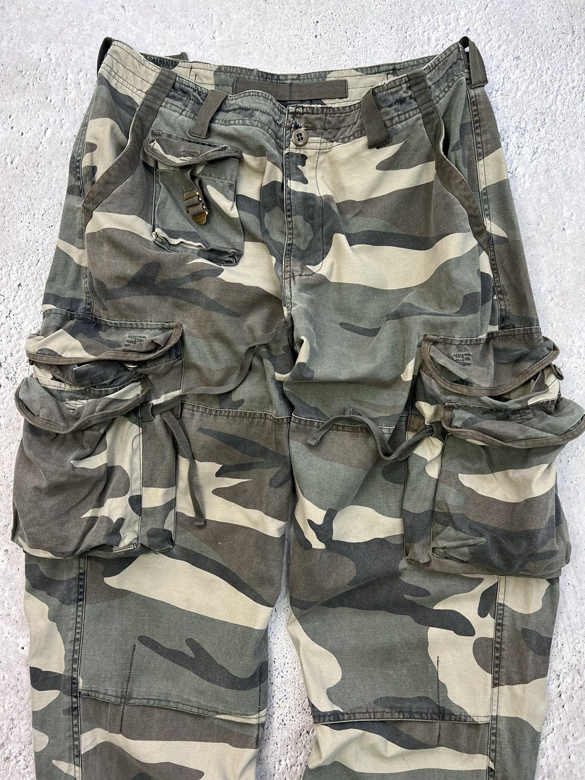 Japanese Brand × Vintage Crazy Vintage Y2K/2000s Real Tree Camo Skater Cargo Pants! Size US 32 / EU 48 - 12 Thumbnail