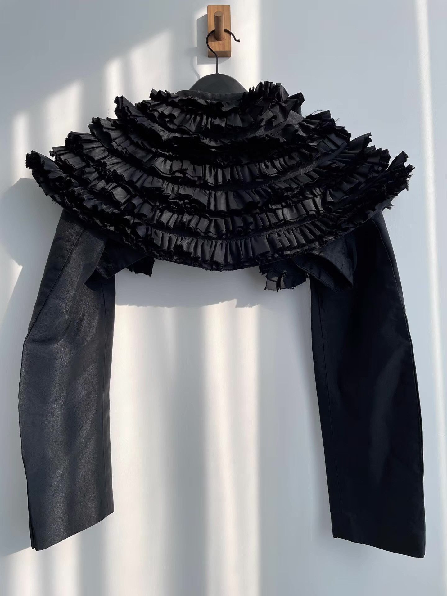 Comme des Garcons Comme des Garçons Lace Trim Short Cape Shawl Ｑ24 Size XS / US 0-2 / IT 36-38 - 4 Thumbnail
