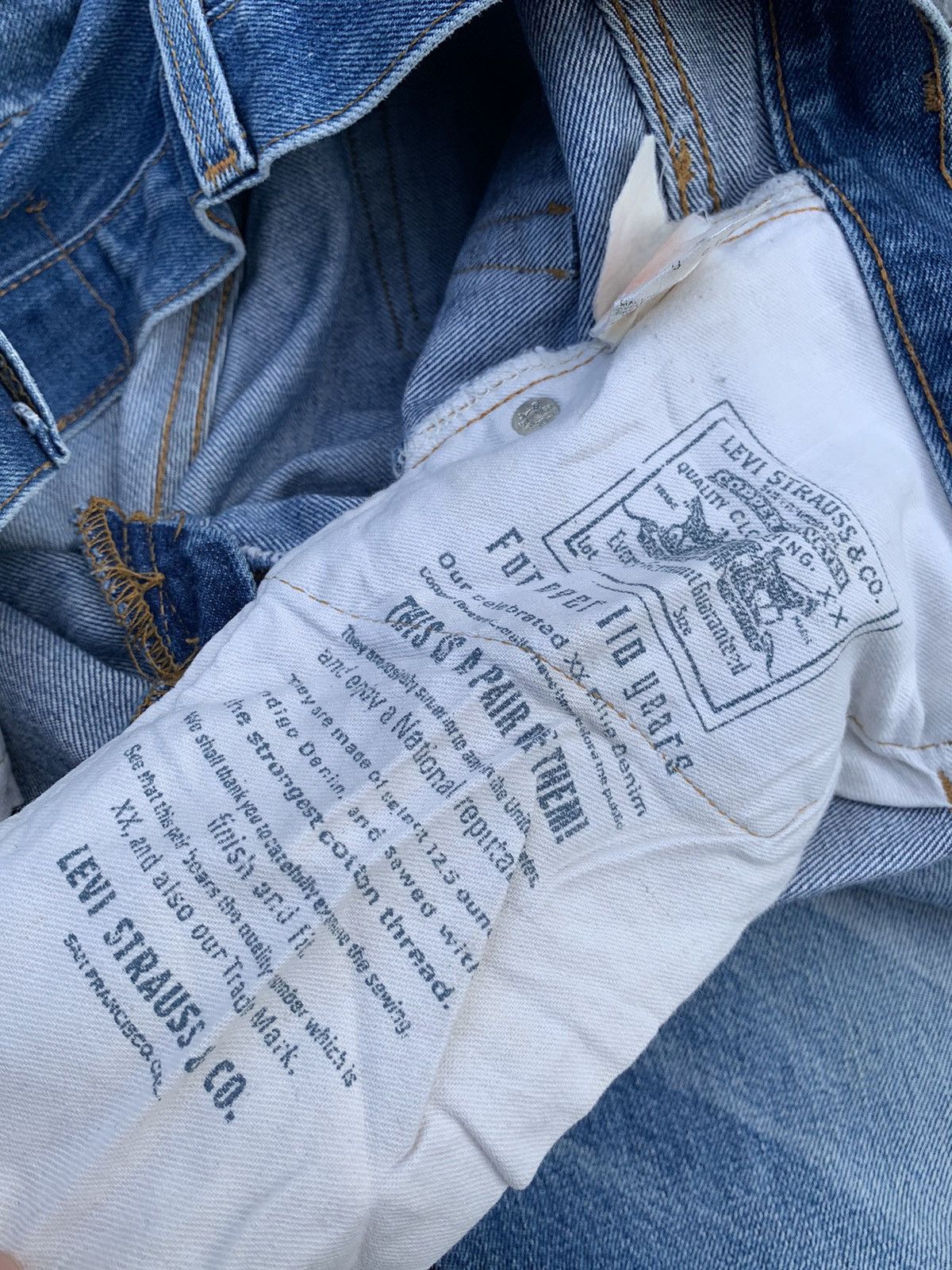 Levi's VINTAGE LEVIS 501 BIG E 555 SELVEDGE FADED DISTRESSED DENIM Size US 29 - 18 Thumbnail