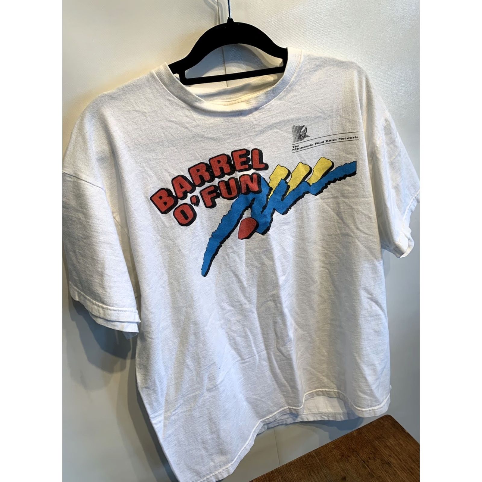 Fruit Of The Loom VINTAGE We Fest Barrel Fun REBA Kenny Rodgers Food Bank Shirt Mens XL White Crew Neck Short Sleeve graphic Print 90s Concert Toys? Size US XL / EU 56 / 4 - 2 Thumbnail