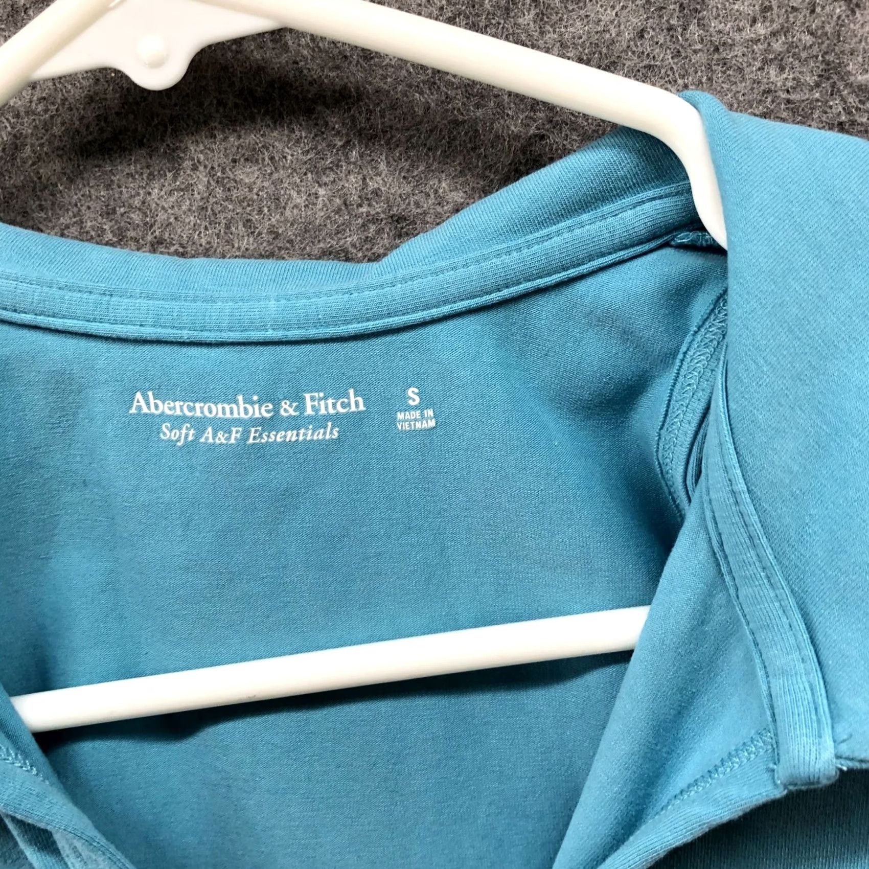 Abercrombie & Fitch Abercrombie & Fitch Soft AF Polo Tank Womens S Blue Cropped Sleeveless Stretch Shirt Polo Tank Casual Summer 90s Womens Size S / US 4 / IT 40 - 5 Thumbnail