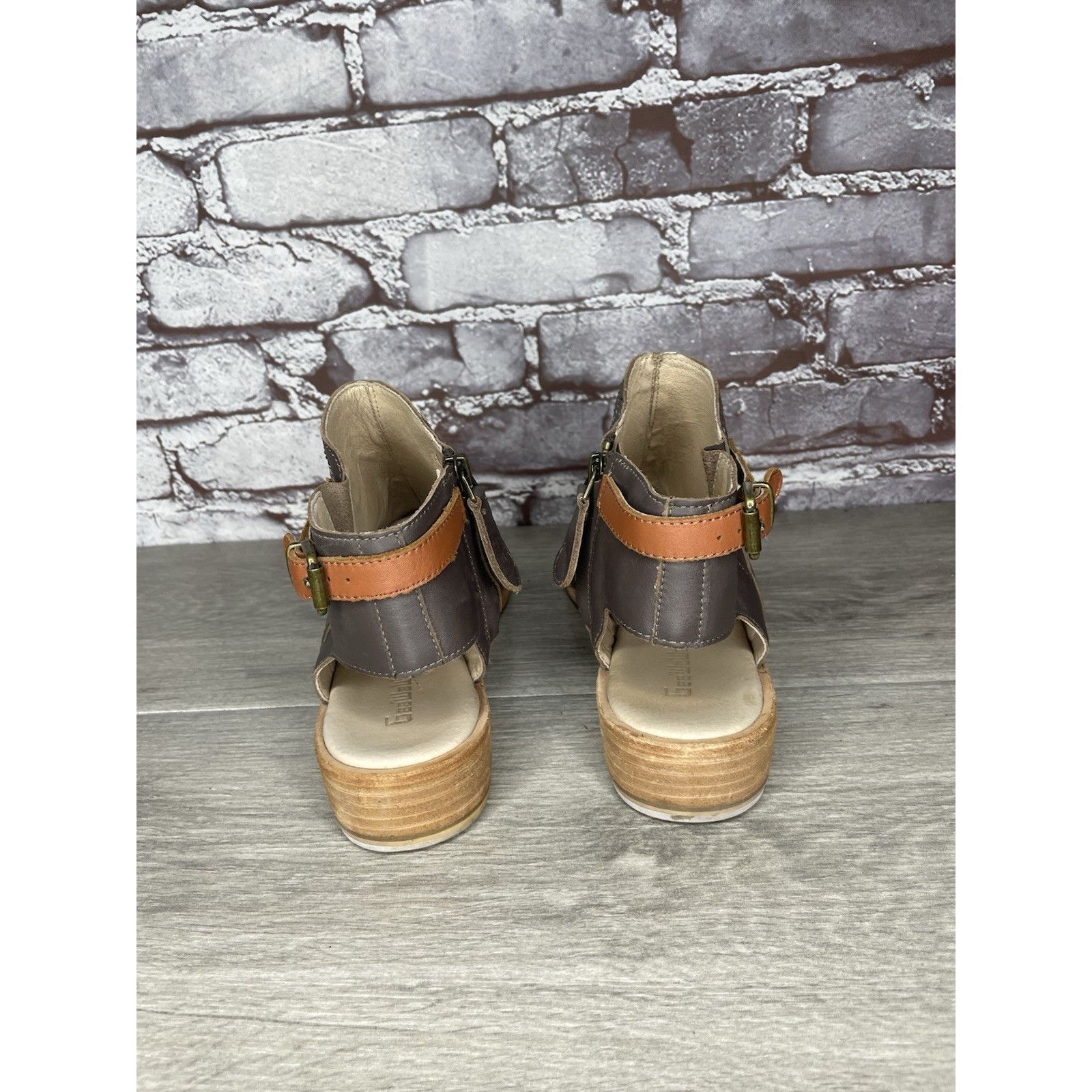 Anthropologie Anthropologie GeeWawa Taupe Leather Side Zip Flat Sandals Wo Size US 9 / IT 39 - 5 Thumbnail