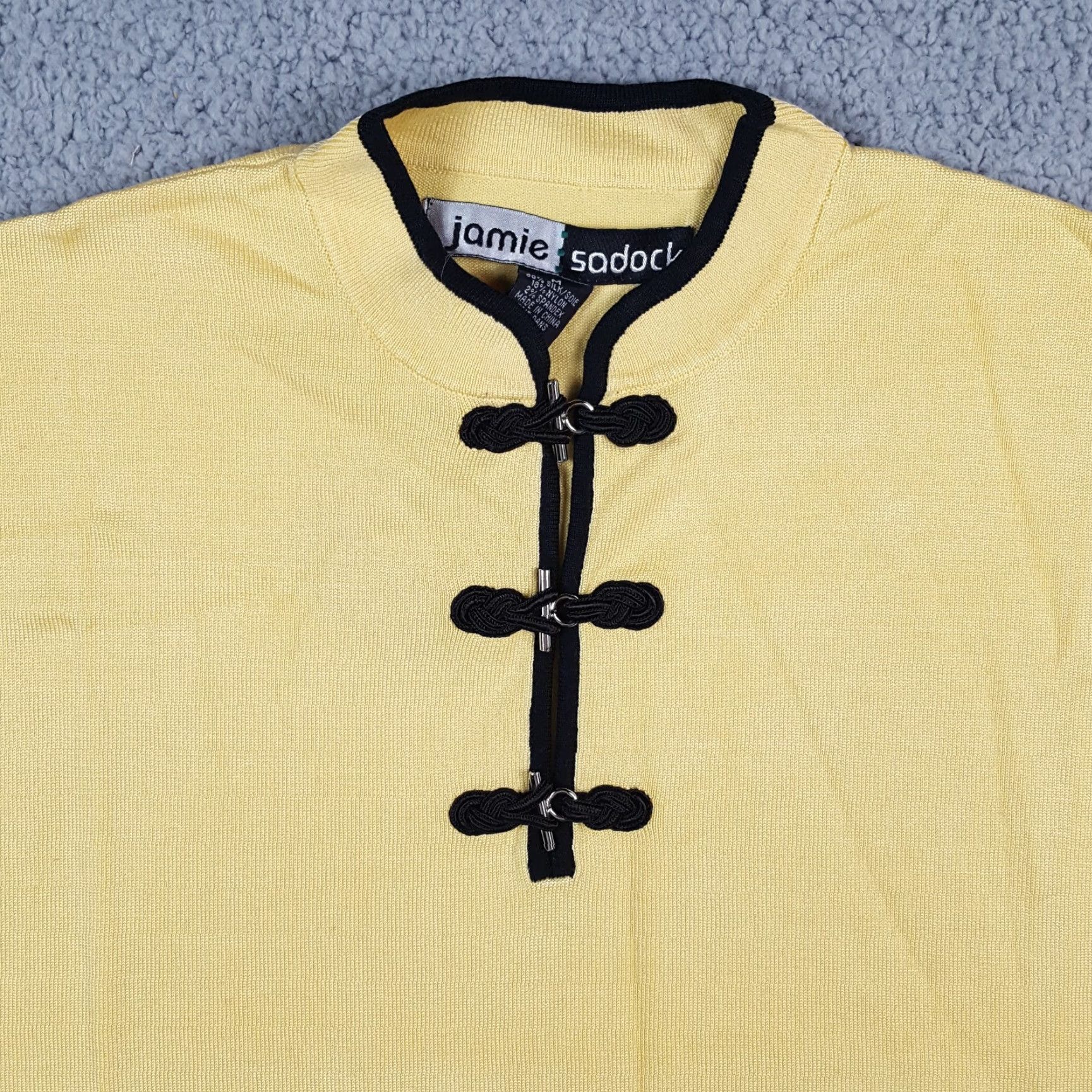 Vintage VINTAGE Jamie Sadock Pullover Sweater Sleeveless Silk Knit Frog Button Womens M Yellow 00s 90s Preppy Dragon Retro Outdoor Casual Office Size M / US 6-8 / IT 42-44 - 2 Thumbnail