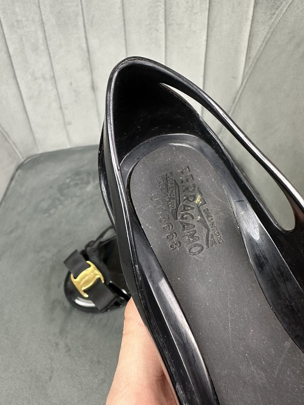 Salvatore Ferragamo Salvatore Ferragamo Jelly Ballet Flat With Vara Bow 7 size Size US 7 / IT 37 - 15 Thumbnail
