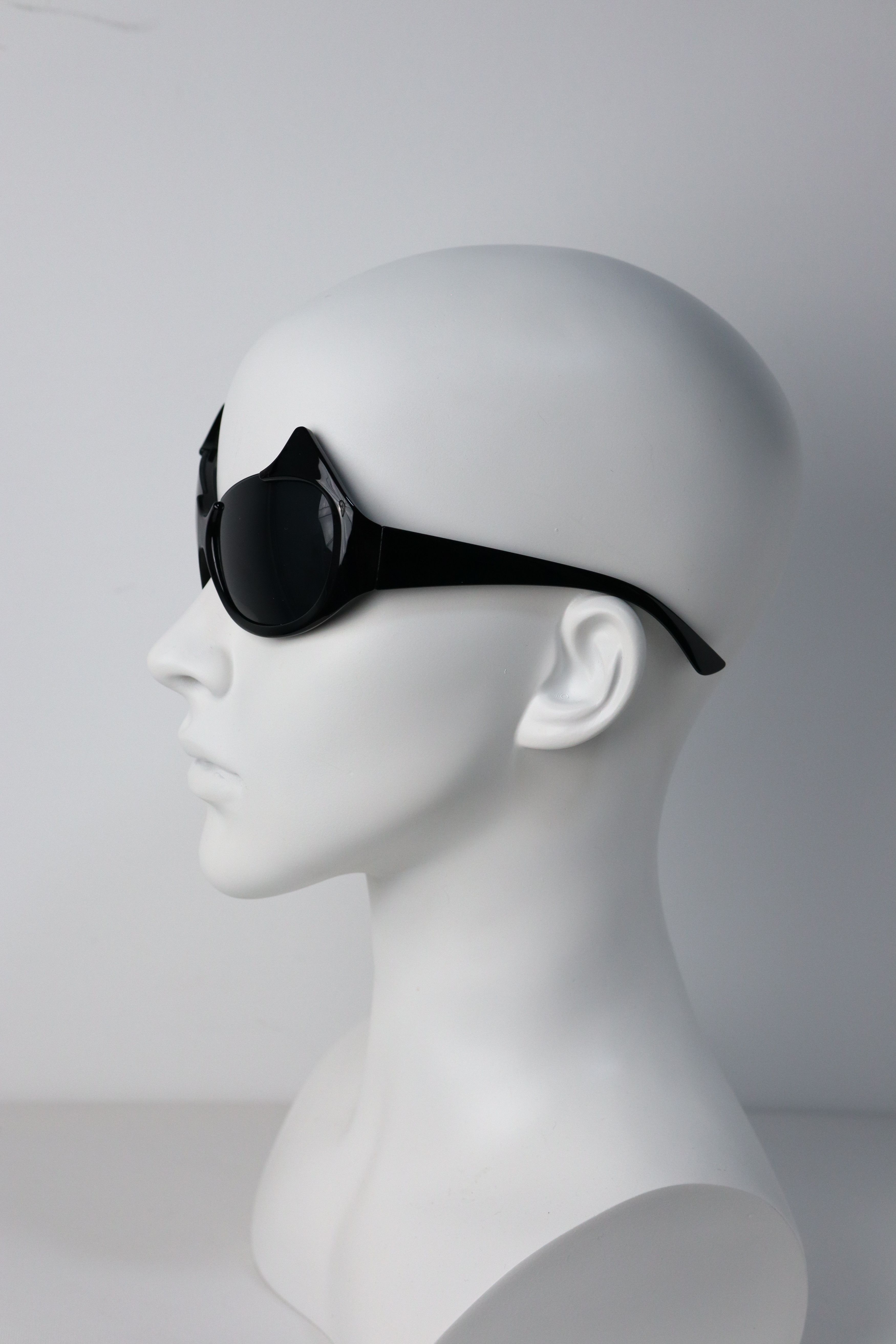 Japanese Brand Y2k Avant Garde Futuristic Little Devil Black Sunglasses OS Size ONE SIZE - 4 Thumbnail
