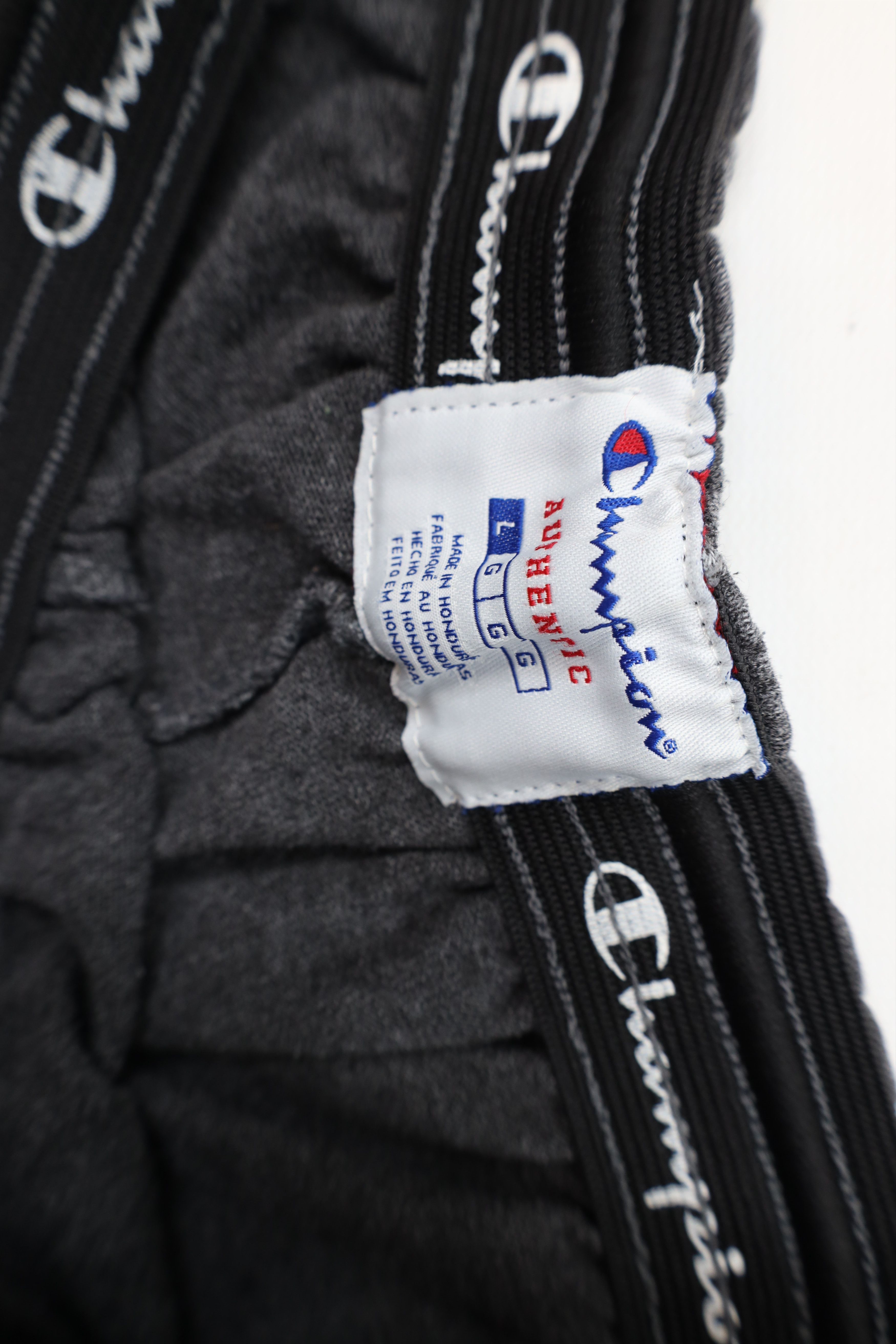 Champion Vintage Champion Above Knee Heavyweight Shorts Charcoal Gray Size US 34 / EU 50 - 8 Thumbnail