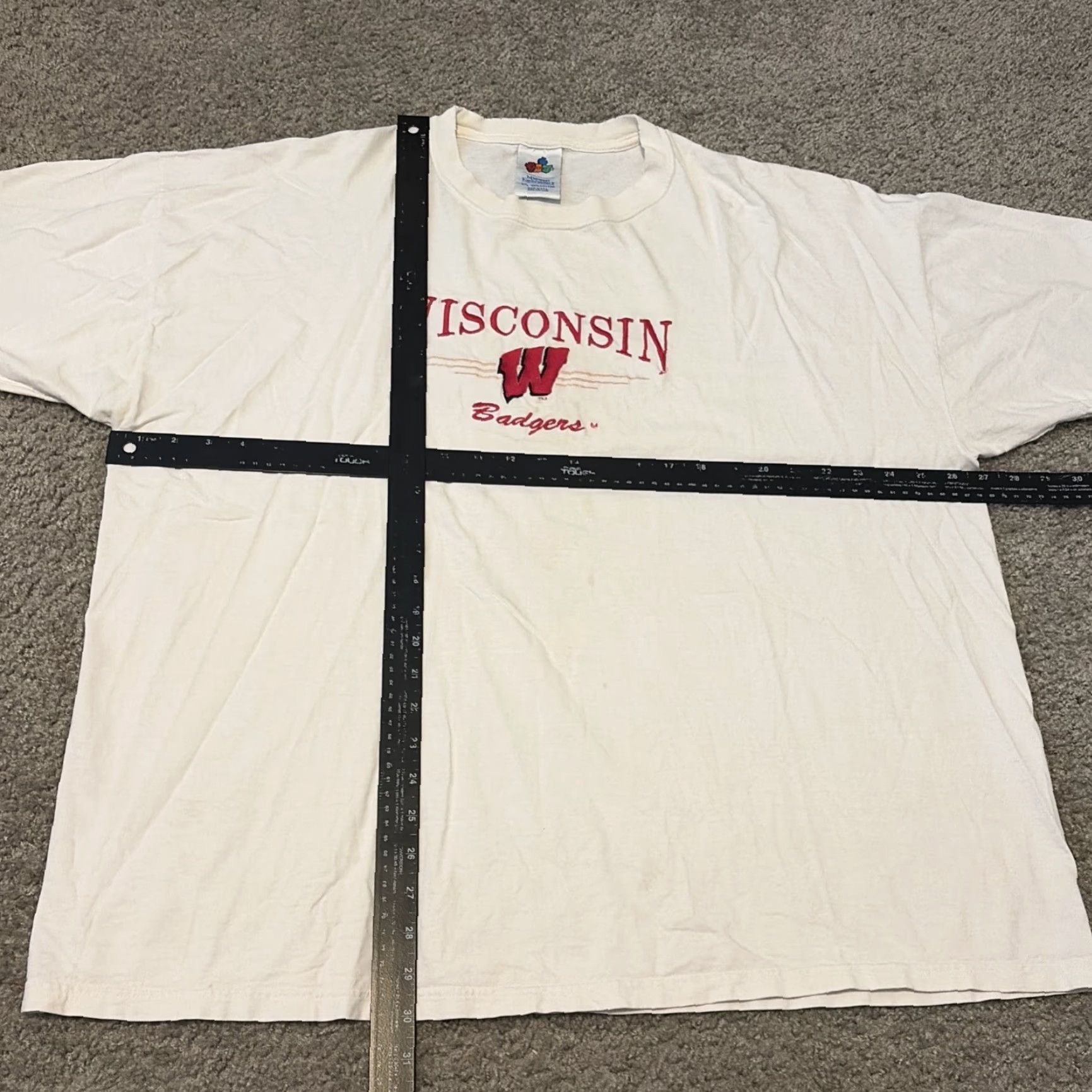 NCAA VINTAGE 90s University Of Wisconsin Badgers Embroidered NCAA White 2XL T-Shirt Mens Size US XXL / EU 58 / 5 - 5 Thumbnail