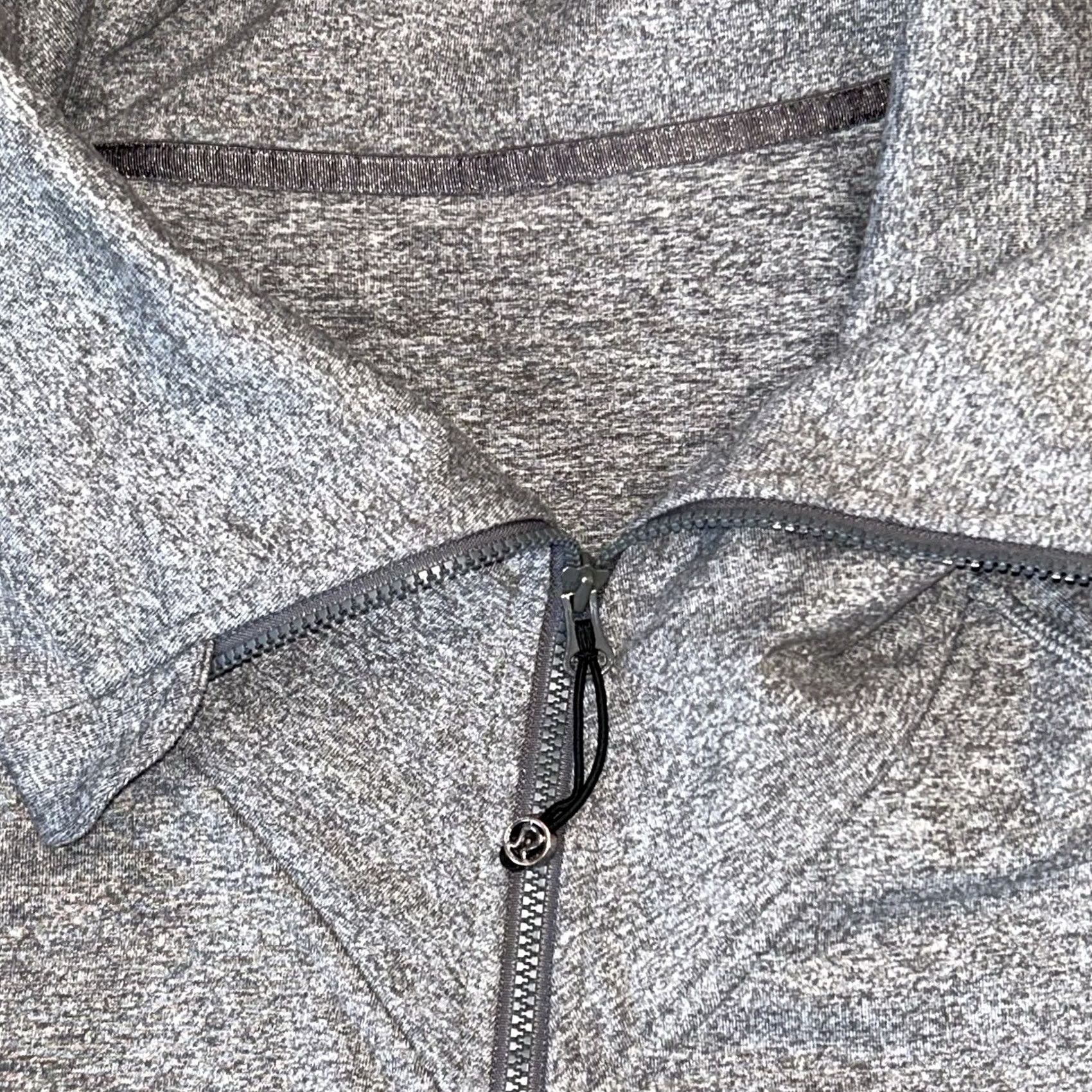 Lululemon VINTAGE Be Present Jacket Full Zip Long Sleeve Women’s 8 Lululemon gray Pockets Yoga Gym Athleisure 90s Size M / US 6-8 / IT 42-44 - 3 Thumbnail