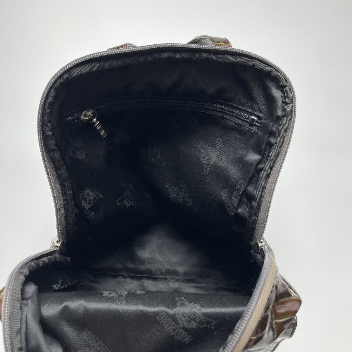 Moschino Rare Moschino Y2K Croc Embossed Mini Backpack Patent Leather Size ONE SIZE - 13 Thumbnail