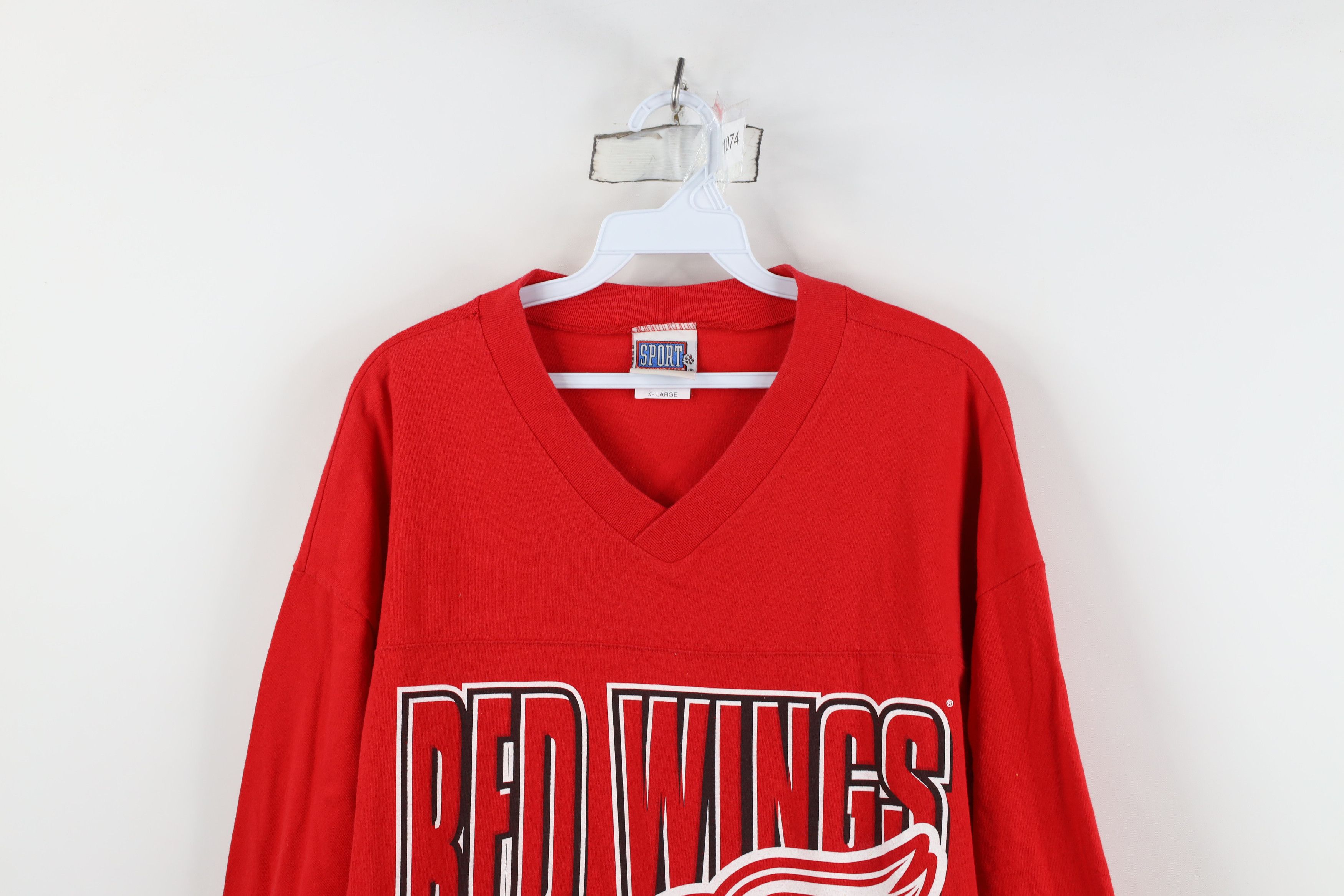 Vintage Vintage 90s Champs Detroit Red Wings Hockey Jersey T-Shirt Size US XL / EU 56 / 4 - 2 Thumbnail