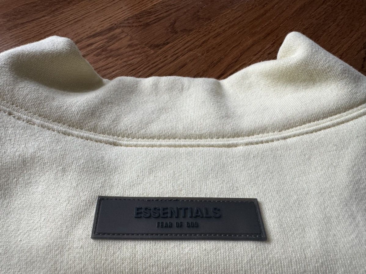 Essentials Large Mockneck Egg Shell Canary Sweatshirt Crewneck Pullover Size US L / EU 52-54 / 3 - 8 Thumbnail