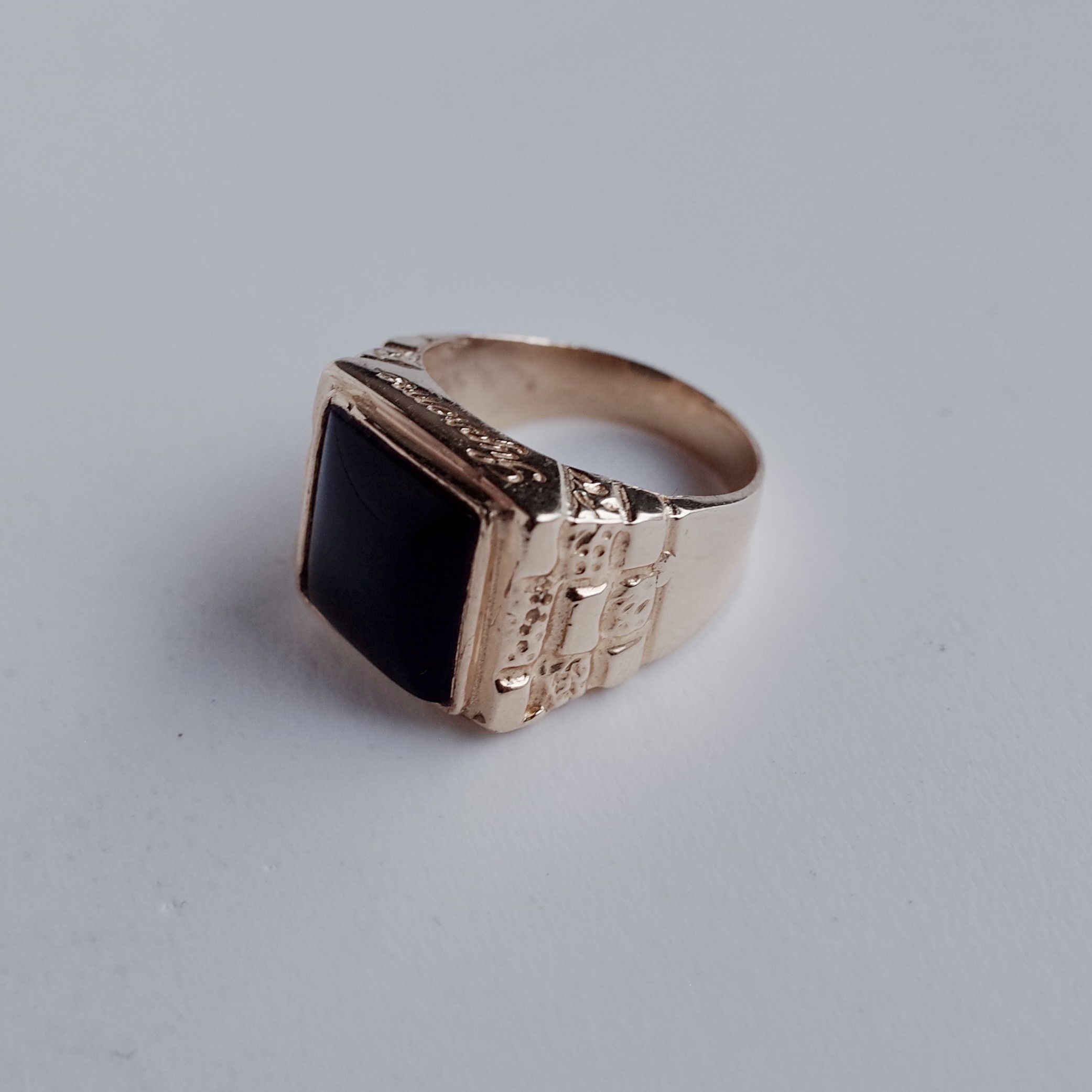 image of Supreme 14K Gold Onyx Pinky Ring Sm Size 7 2014, Men's