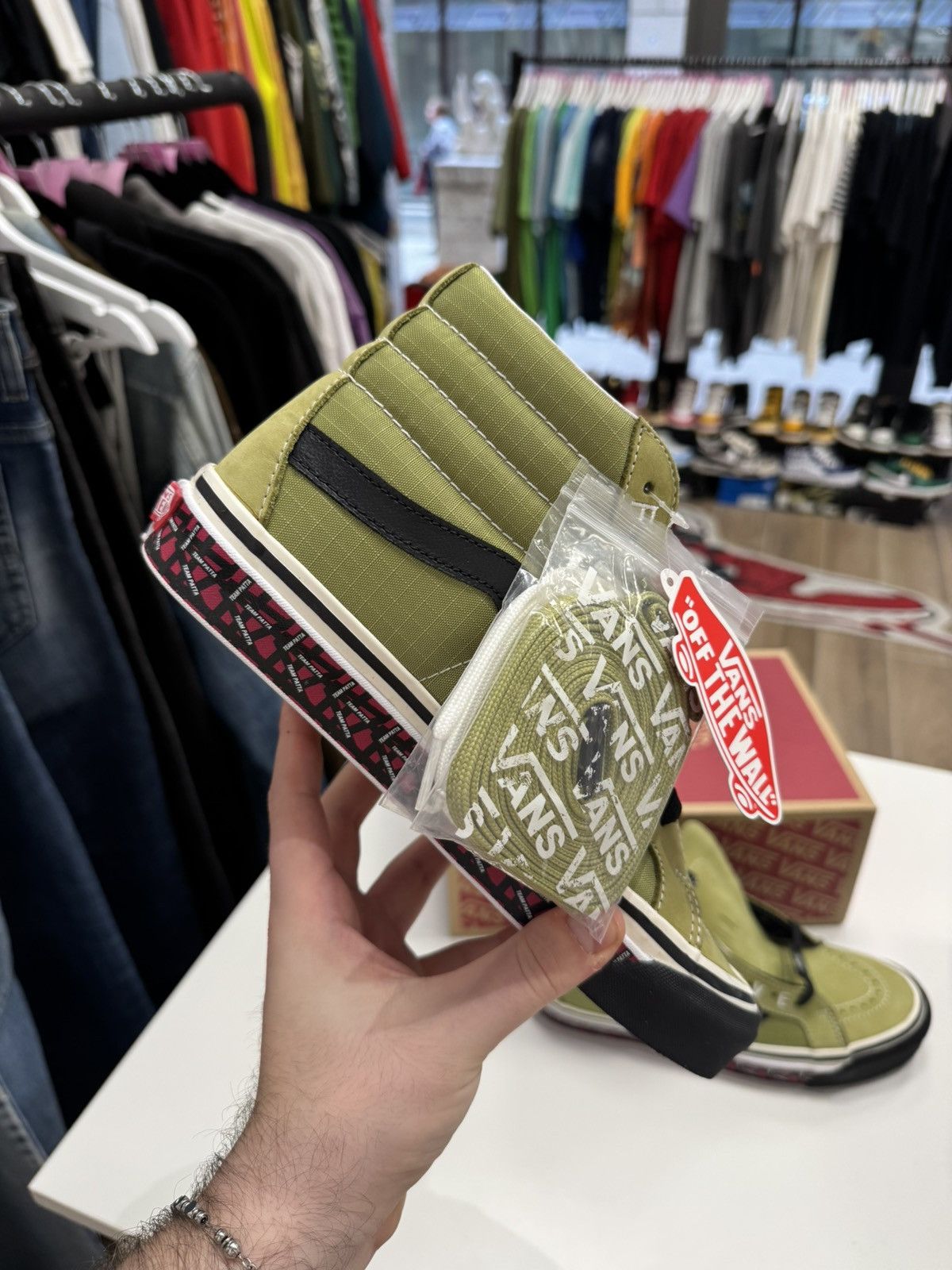 Patta × Vans Vans x patta hi olive 40,5 Size US 8 / EU 41 - 11 Thumbnail