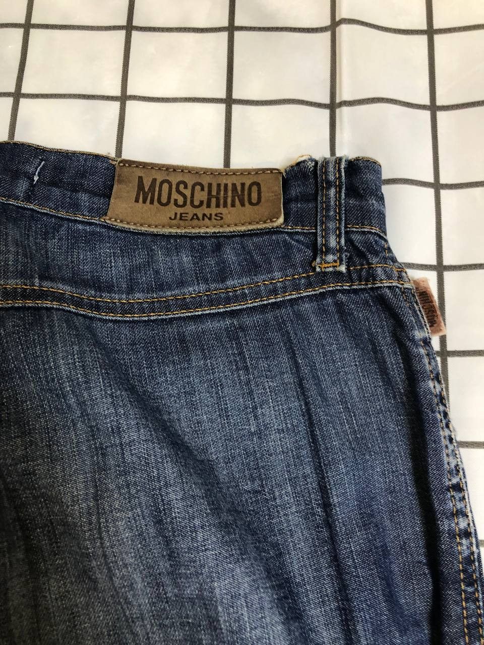 Moschino Vintage Moschino Peace Button Fly Dark Washed Denim Jeans Size 27" / US 4 / IT 40 - 19 Thumbnail