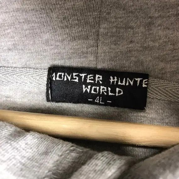 Anime × Vintage Vtg MONSTER HUNTER WORLD Video Game Console Hoodie Pullover Size US XL / EU 56 / 4 - 3 Thumbnail
