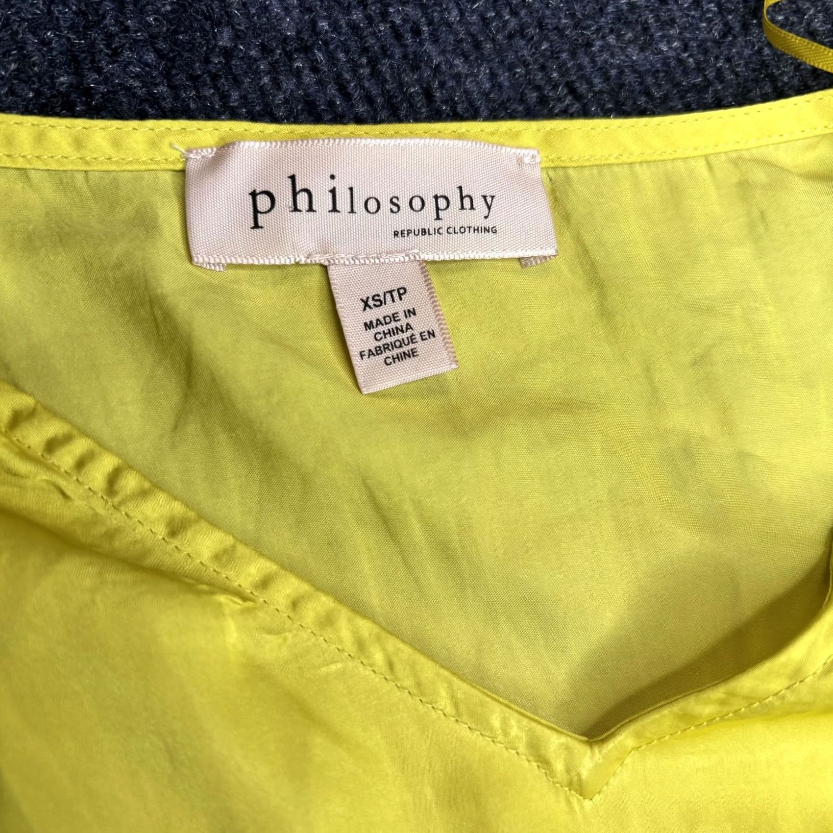 Vintage Philosophy Republic Shirt Womens XS Yellow Smocked Hem Puff Sleeve V Neck Size XS / US 0-2 / IT 36-38 - 2 Thumbnail
