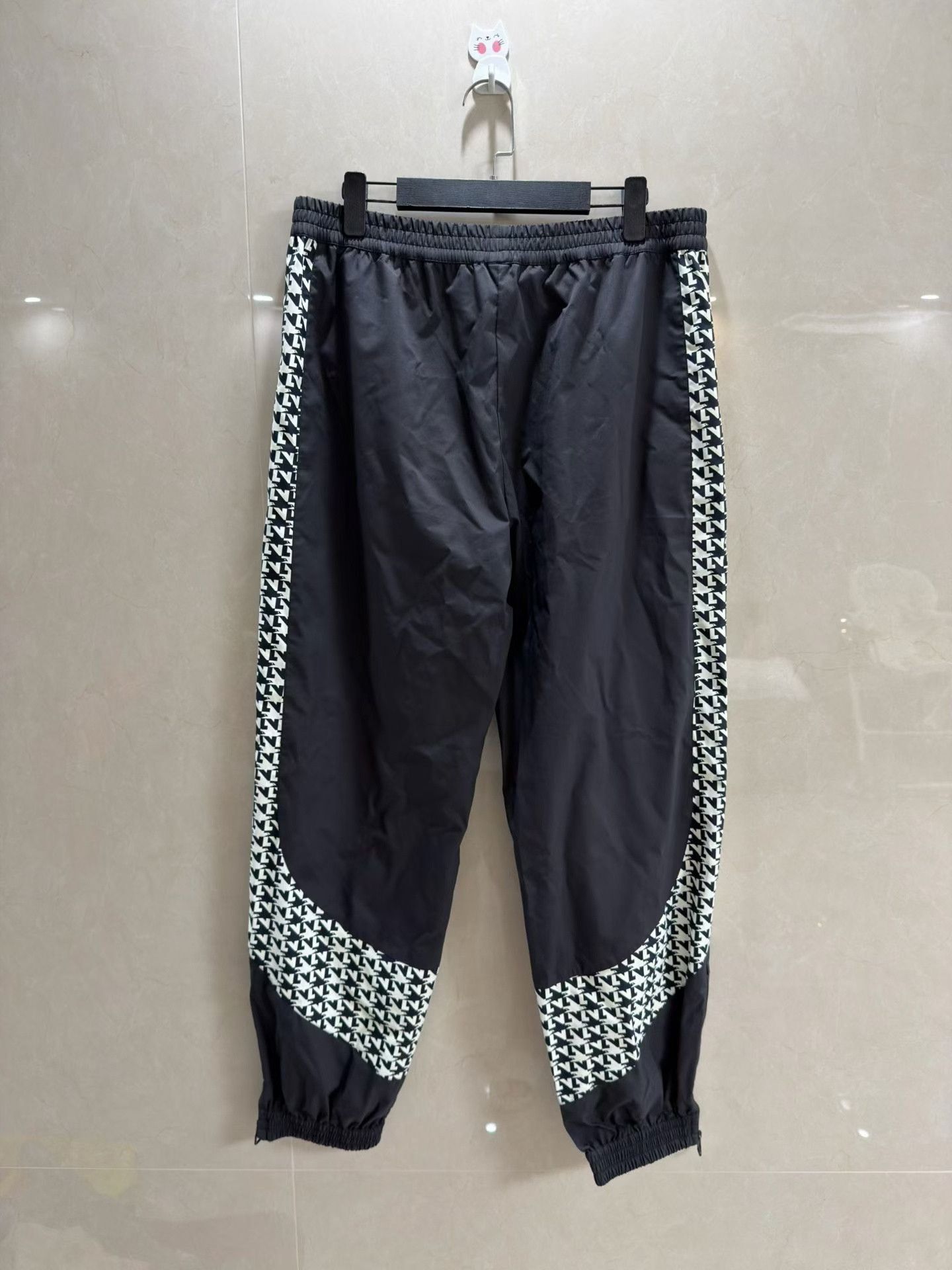 Louis Vuitton Louis Vuitton LV Doves Houndstooth Tech Joggers Size US 28 / EU 44 - 4 Thumbnail