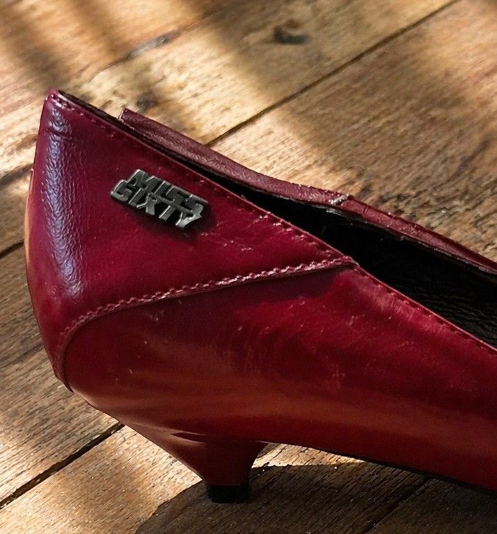 Miss Sixty RARE Vintage MISS SIXTY Y2K Red Leather Heart Kitten Heels Size US 8.5 / IT 38.5 - 2 Thumbnail
