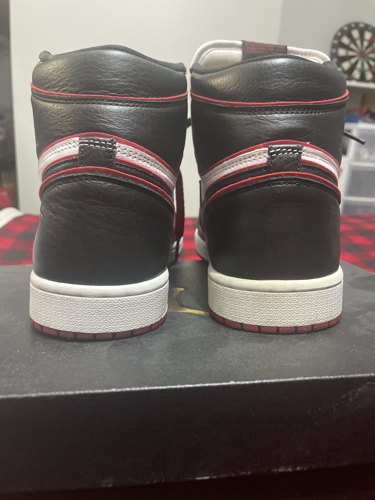 Nike Jordan 1 OG Bloodline Size 10 Size US 10 / EU 43 - 3 Thumbnail