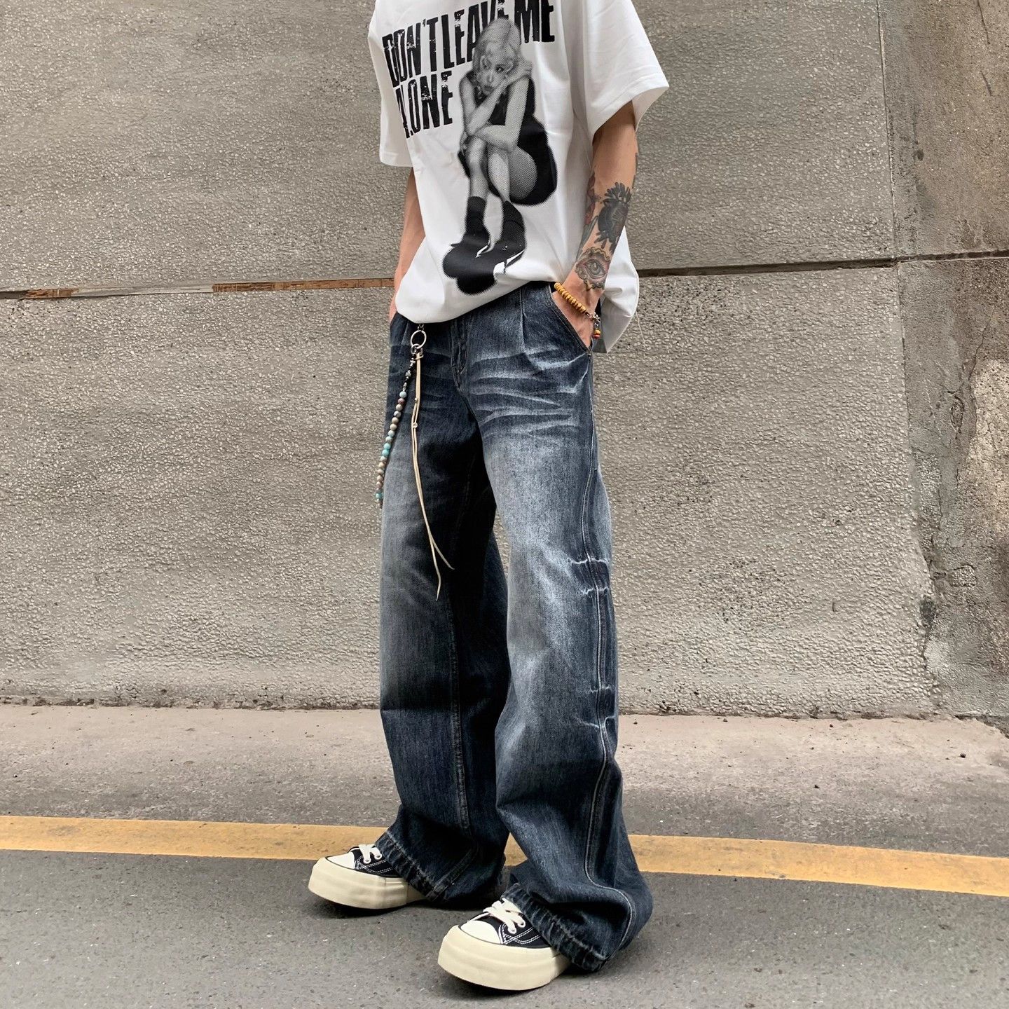 Vintage Men's Retro Loose Curved Wash Straight Leg Baggy Jeans Size US 32 / EU 48 - 1 Thumbnail