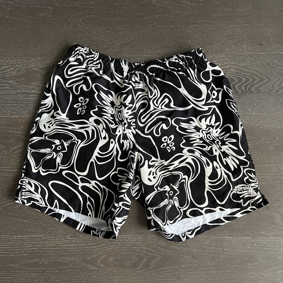 Stussy Stock Water Shorts Floral Print Size L Size US 32 / EU 48 - 1 Thumbnail