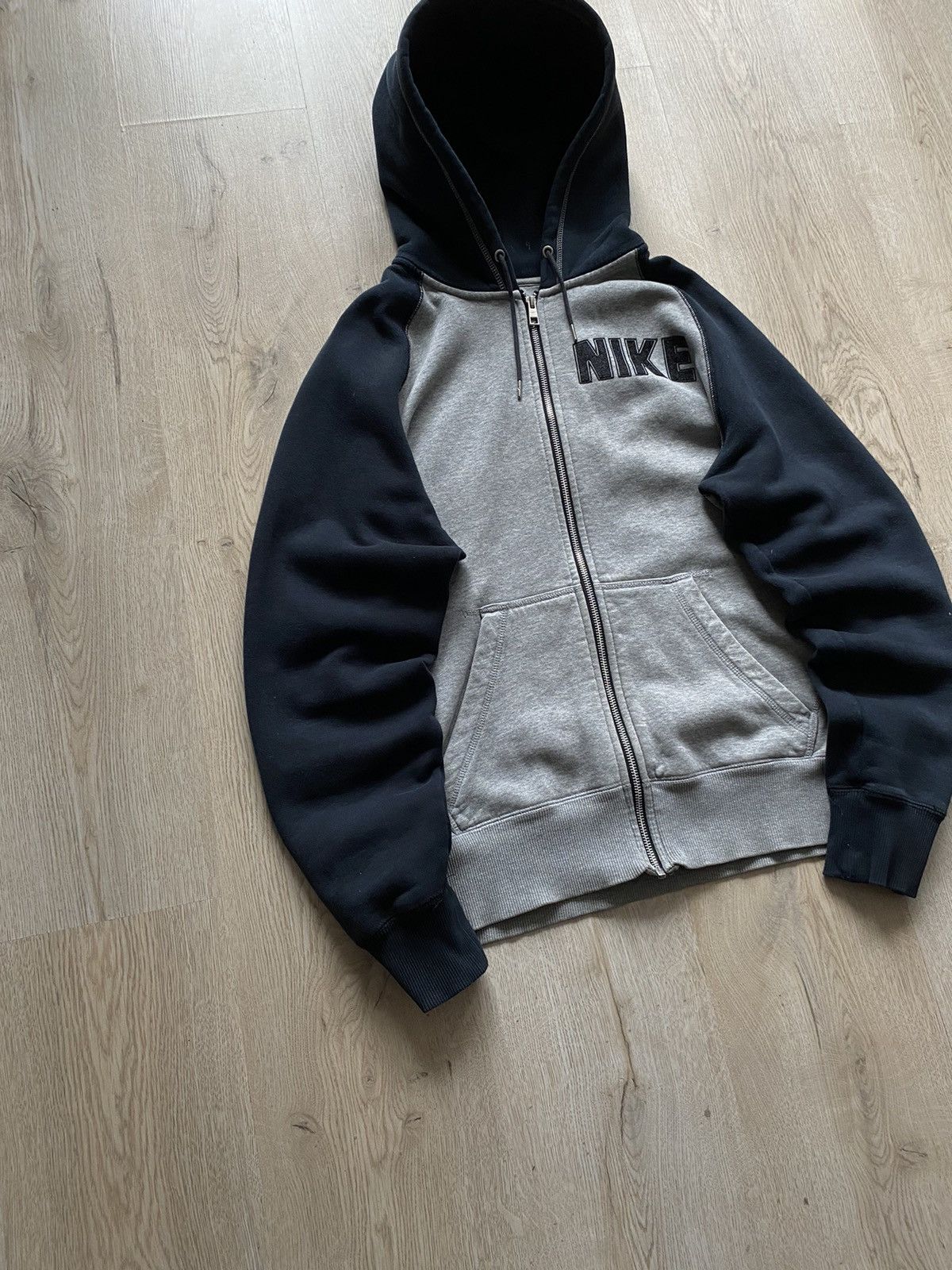 Japanese Brand Nike Vintage Zip Hoodie Big Logo Japanese Cropped Boxy Rap Size US M / EU 48-50 / 2 - 2 Thumbnail