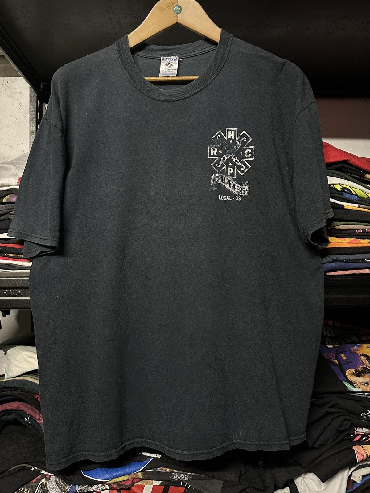 Band Tees Thrashed Red Hot Chilli Pepper Local Crew Sun Faded Grunge T Size US XL / EU 56 / 4 - 2 Thumbnail