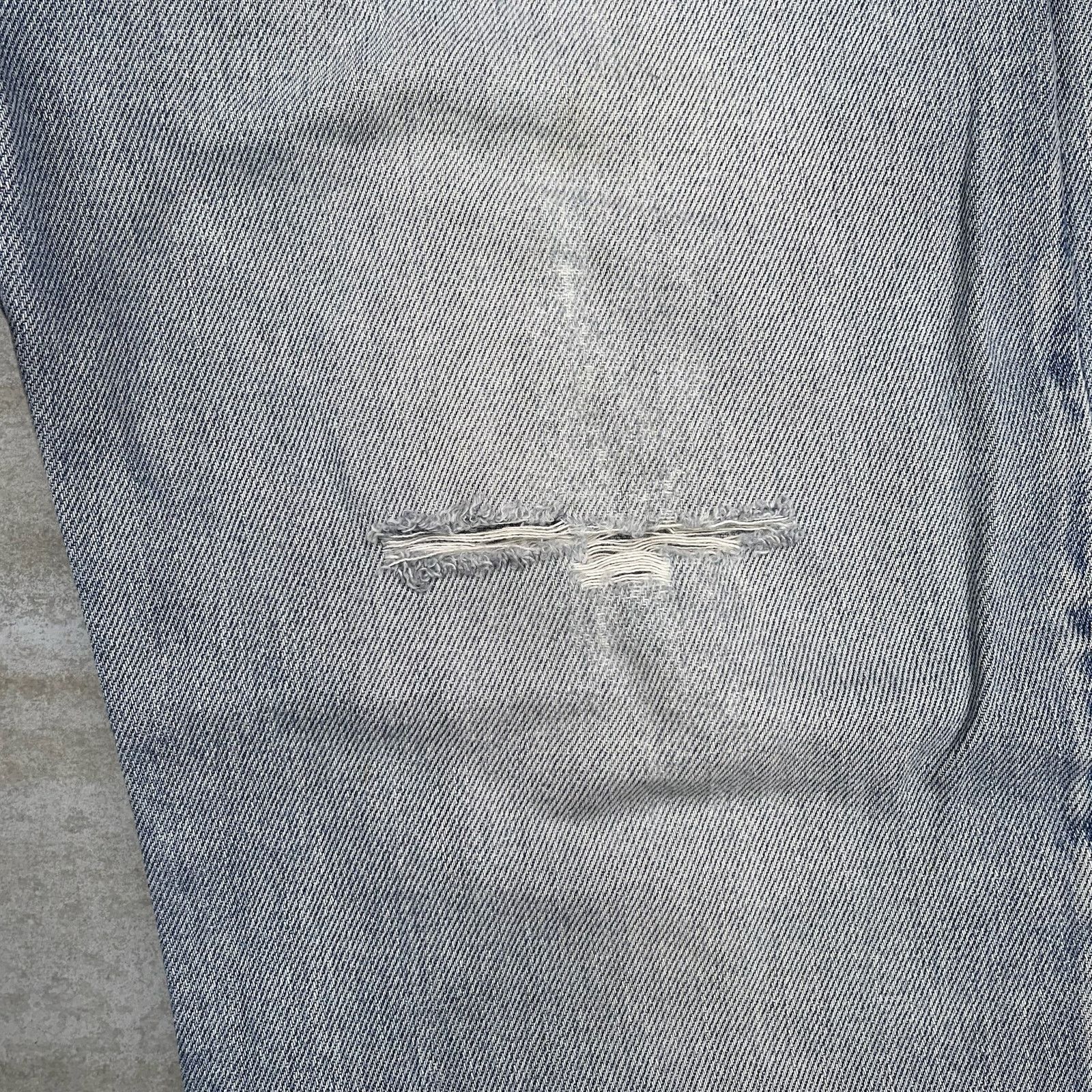 Levi's Crazy Vintage Levis 550 Jeans Relaxed Fit Light Wash Size US 35 - 7 Thumbnail