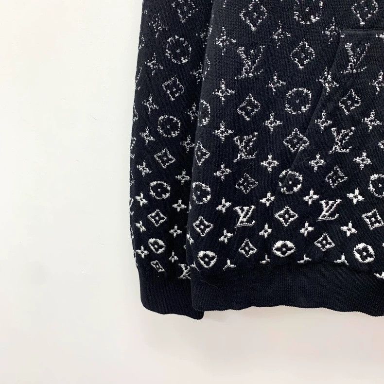 Louis Vuitton Louis Vuitton size 4l 22 black logo jacquard full-print cot Size US M / EU 48-50 / 2 - 4 Thumbnail