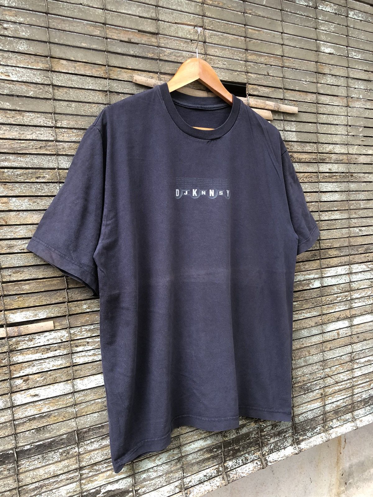 DKNY × Vintage Vintage 90s Sunfaded DKNY JEANS Centre Logo Tee Size US L / EU 52-54 / 3 - 3 Thumbnail