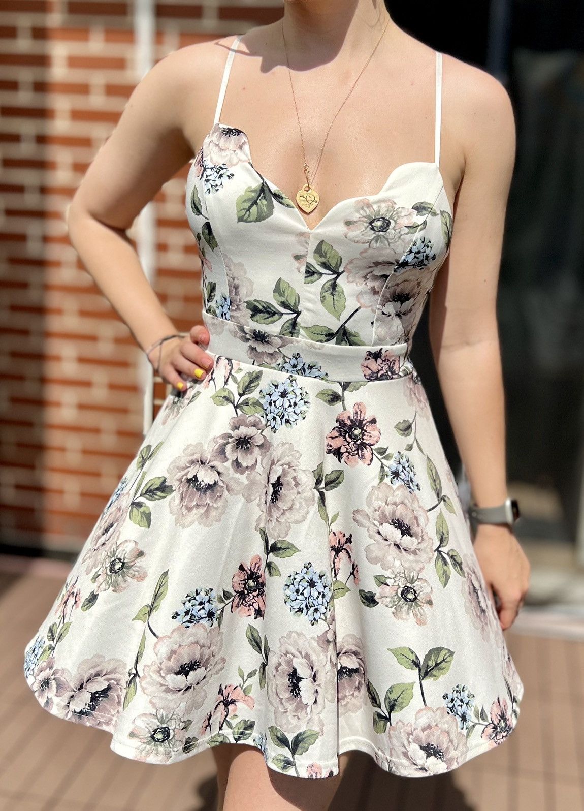 Fashion Nova Fashion Nova Women's White Floral V-Neck Sleeveless | Grailed