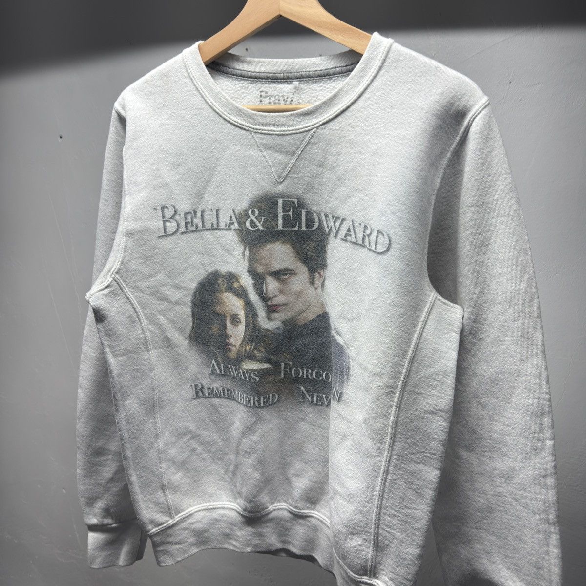 Praying Praying Bella & Edward Sweatshirt Faded Size US S / EU 44-46 / 1 - 4 Thumbnail