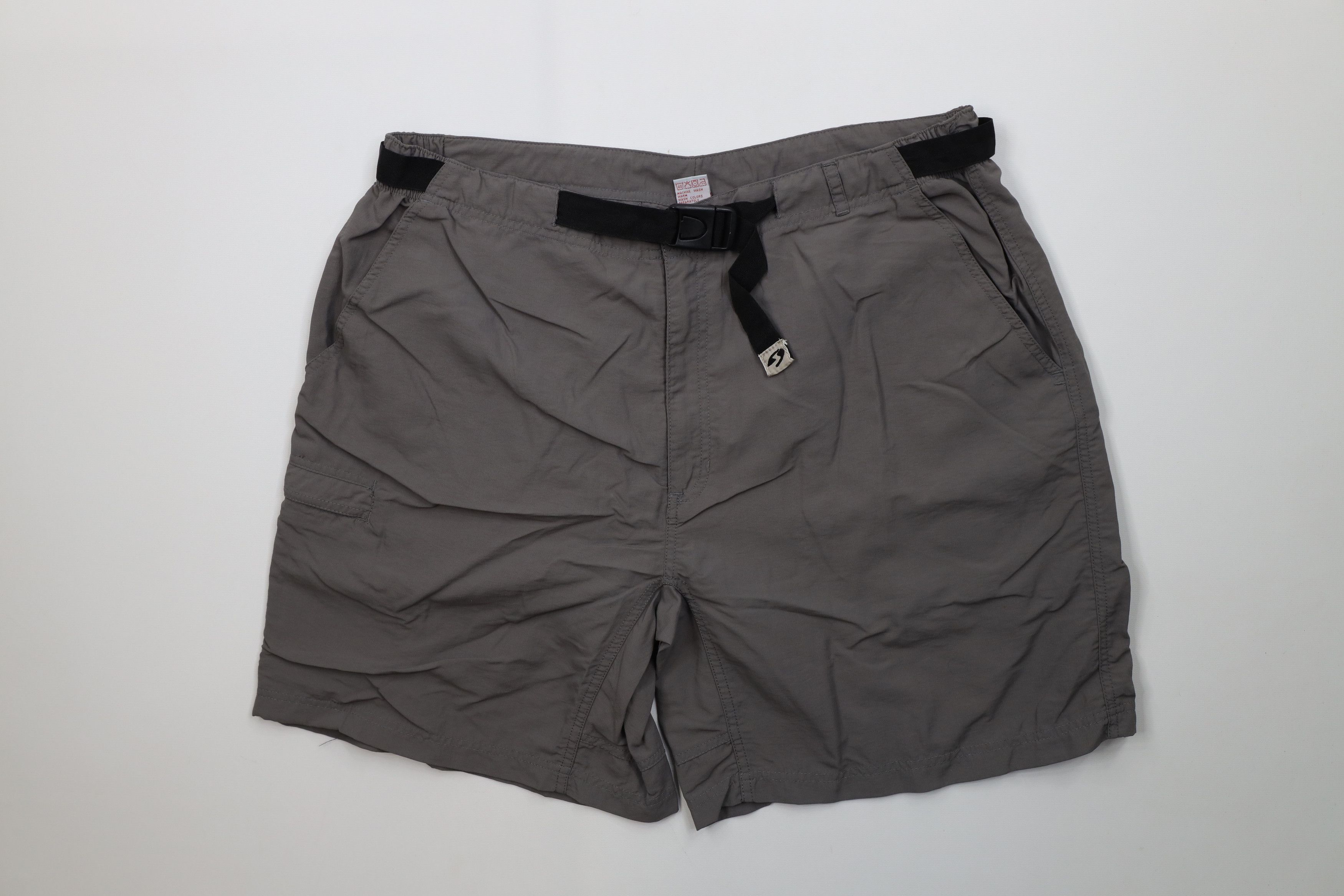 Vintage Vintage 90s Streetwear Above Knee Trekking Cargo Shorts Size US 34 / EU 50 - 1 Thumbnail