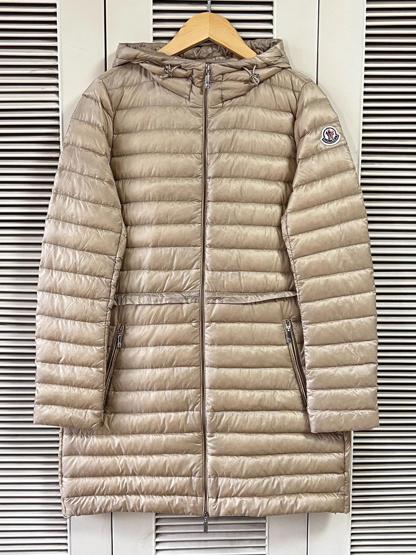 Moncler Moncler Women's 0 Lightweight Gold Long Hooded Puffer Coat Size XS / US 0-2 / IT 36-38 - 1 Thumbnail