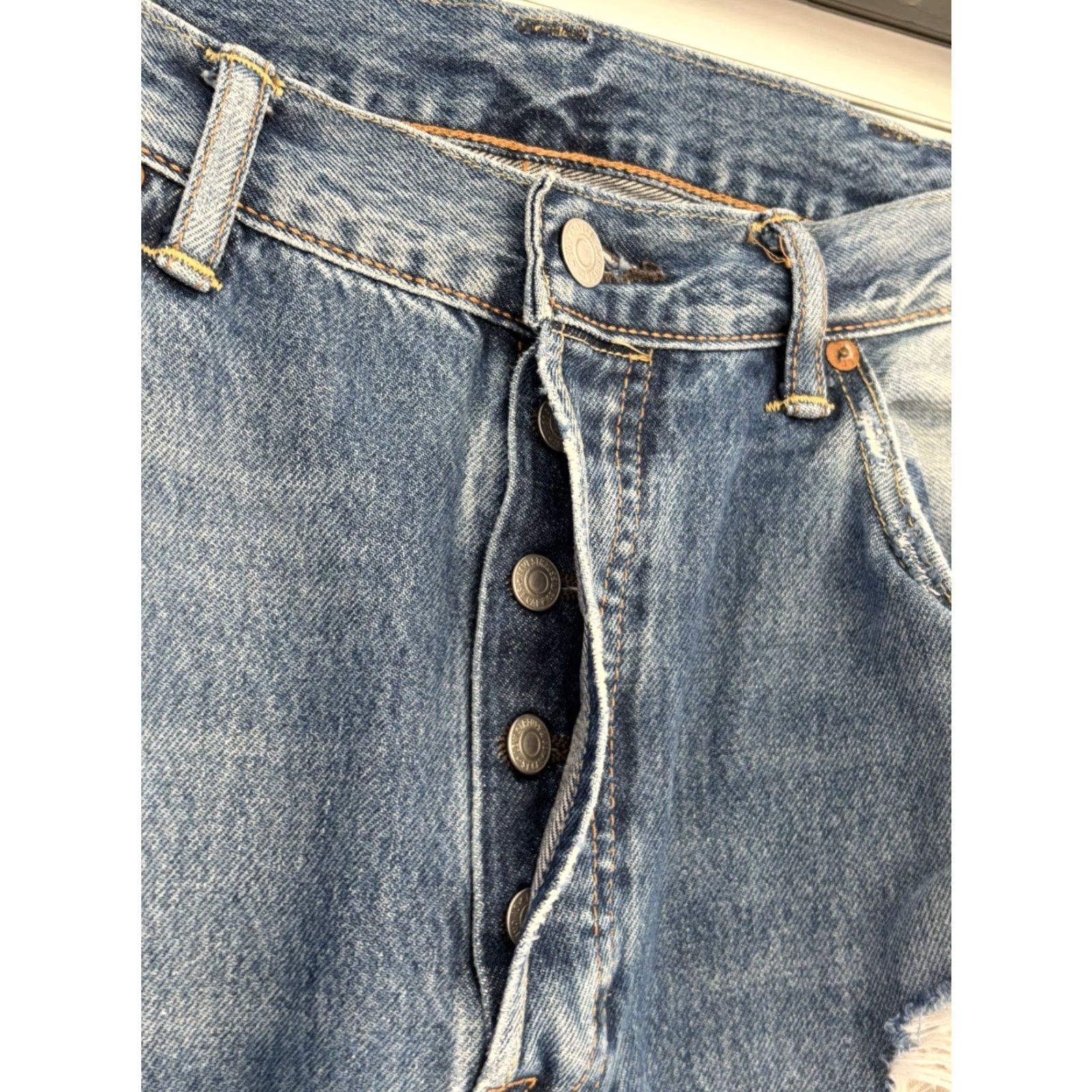 Levi's VINTAGE Levis 501 CT Jeans Mens 38x34 Blue Denim Button Fly Destroyed Size US 38 / EU 54 - 2 Thumbnail