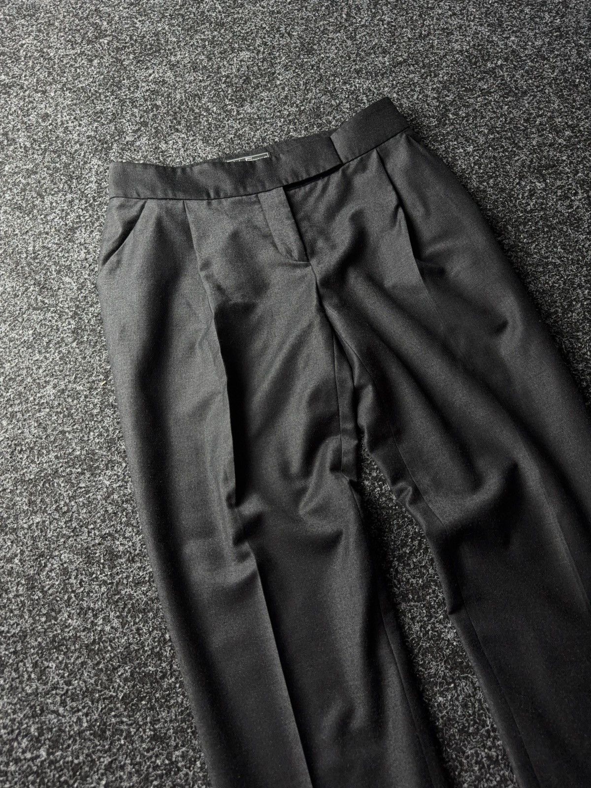 Salvatore Ferragamo Rare Salvatore Ferragamo Wool Pleated Trousers Made in Italy Size 30" / US 8 / IT 44 - 3 Thumbnail