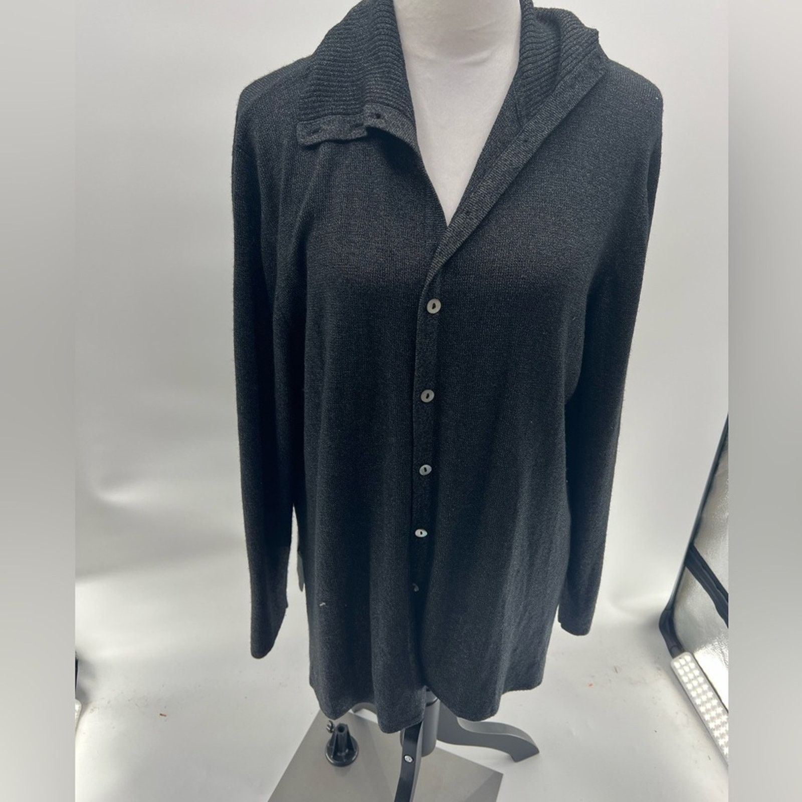 Chicos Chico's Design Grey Button Down Collared Shirt Sz 3 (XL) Size XL / US 12-14 / IT 48-50 - 1 Thumbnail