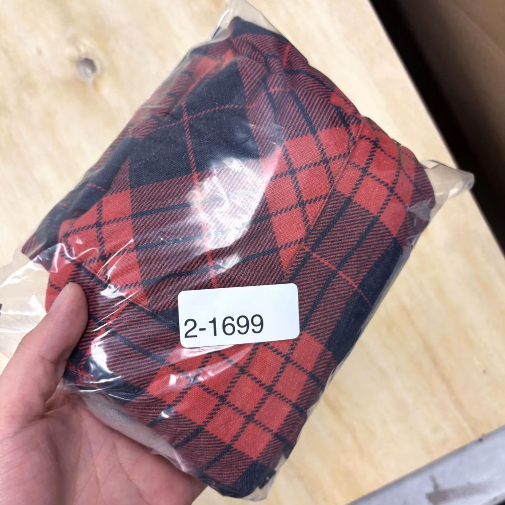 Vintage VINTAGE Hadway Flannel Shirt Mens Large Red Plaid Long Sleeve Button Up Distress Size US L / EU 52-54 / 3 - 8 Thumbnail