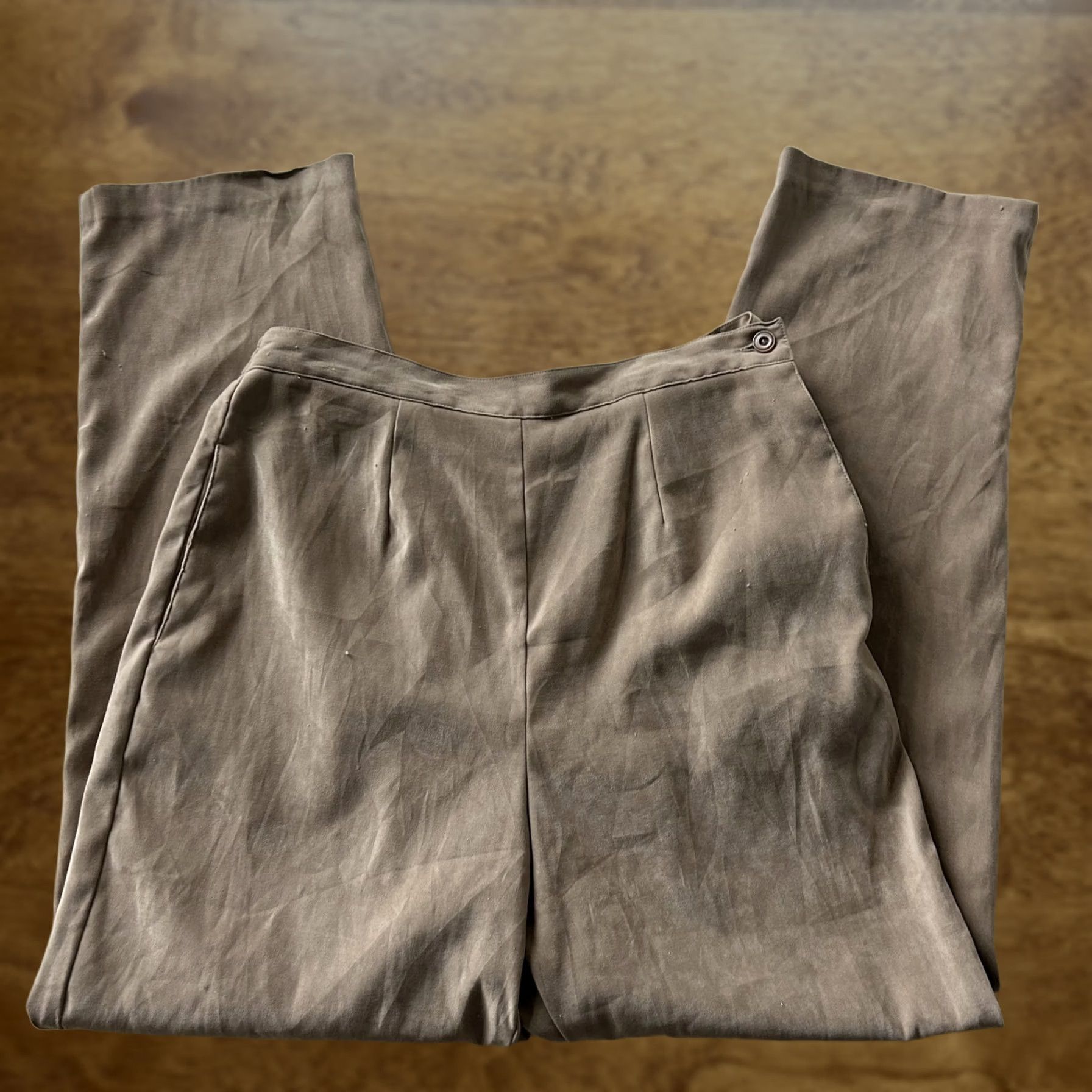 Vintage Sag Harbor Dress Pants Womens 12 Beige Straight Leg Elastic Waist Stretch Career Pants Women Straight Leg Beige 12 Mens? Wait; this is not right. Size 34" / US 12 / IT 48 - 1 Thumbnail