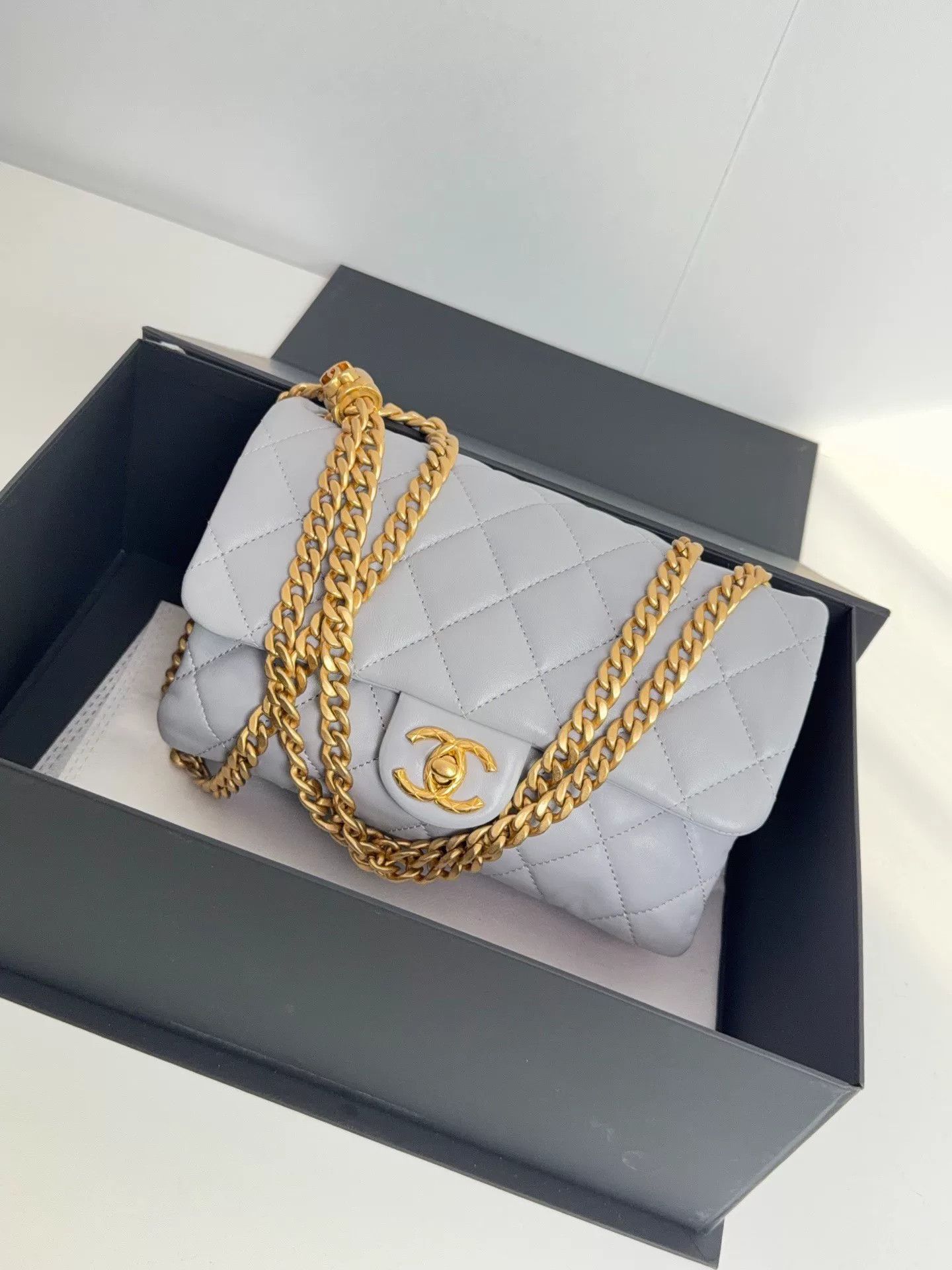 Chanel Pre-loved Bag Very good condition Size ONE SIZE - 1 Thumbnail
