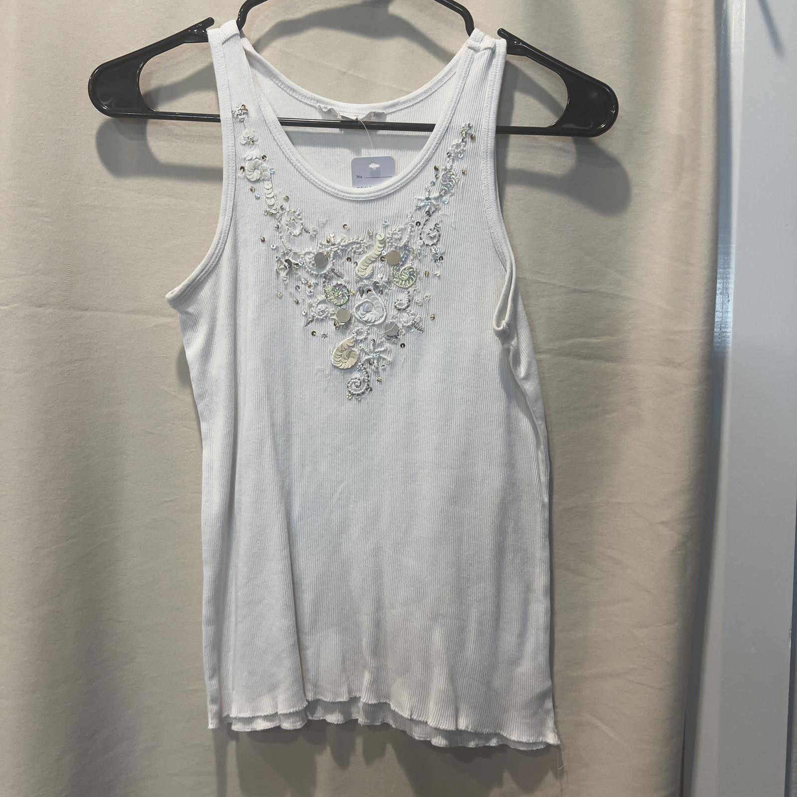 Old Navy Old Navy White Embroidered Women's Tank Top Size Large Size L / US 10 / IT 46 - 1 Thumbnail