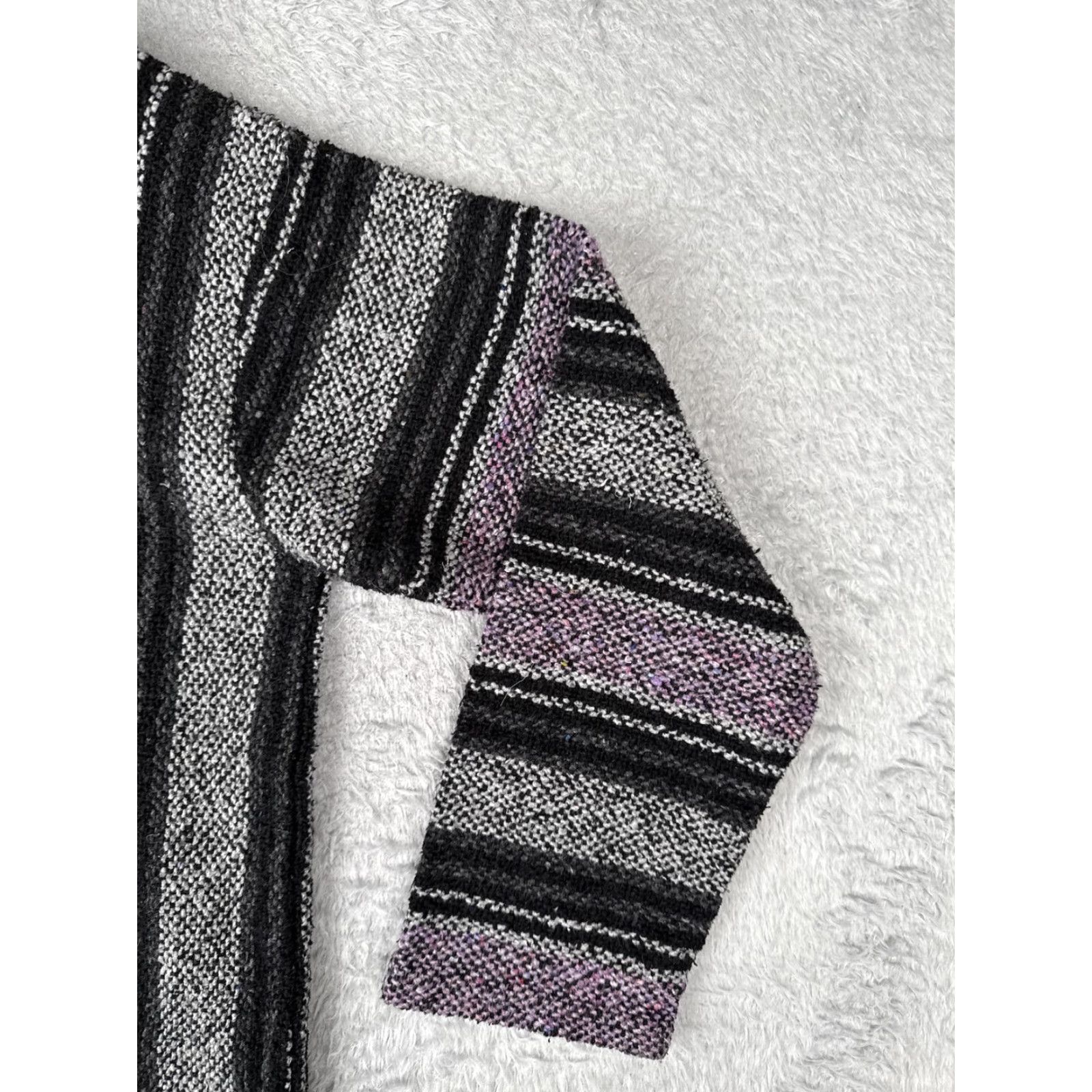 KangaROOS Baja Hoodie Mens Medium Gray Pink Striped Kangaroo Pocket Drug Rug Poncho Size US M / EU 48-50 / 2 - 2 Thumbnail