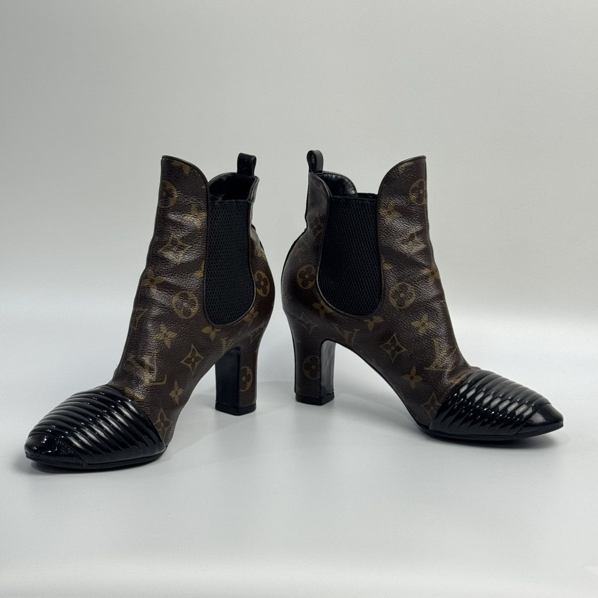 Louis Vuitton Louis Vuitton Monogram Revival Ankle Boots Size US 7.5 / IT 37.5 - 11 Thumbnail