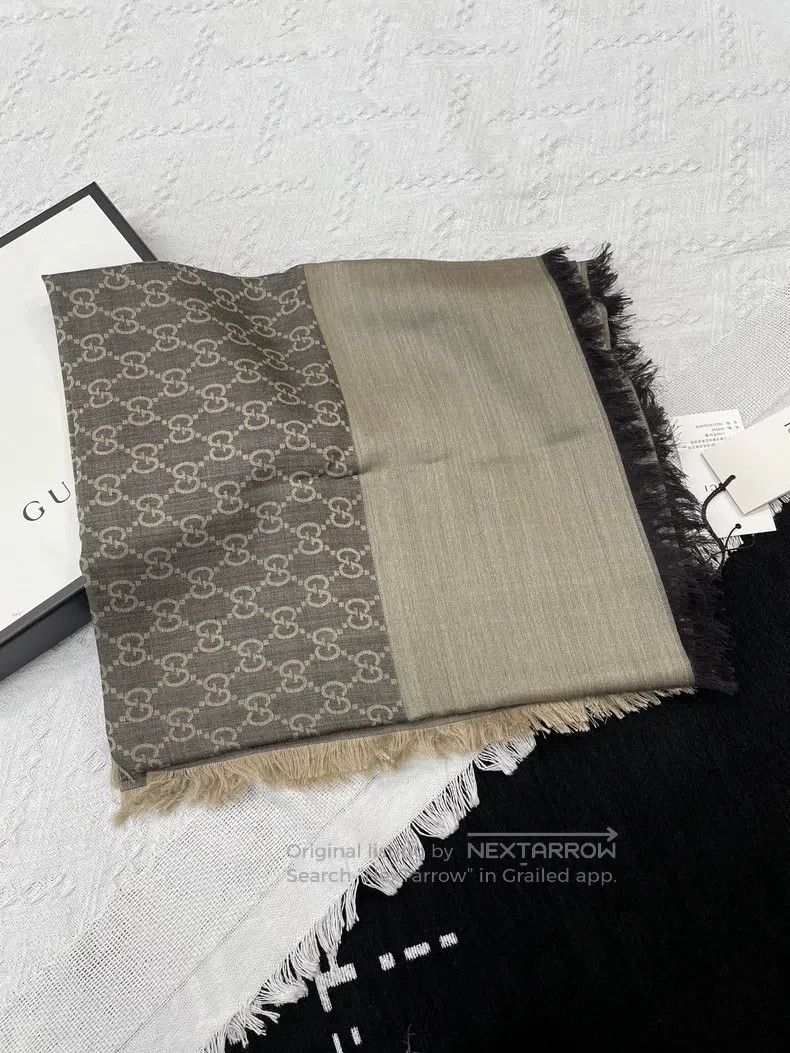 Gucci Gucci Full logo scarf Size ONE SIZE - 2 Thumbnail