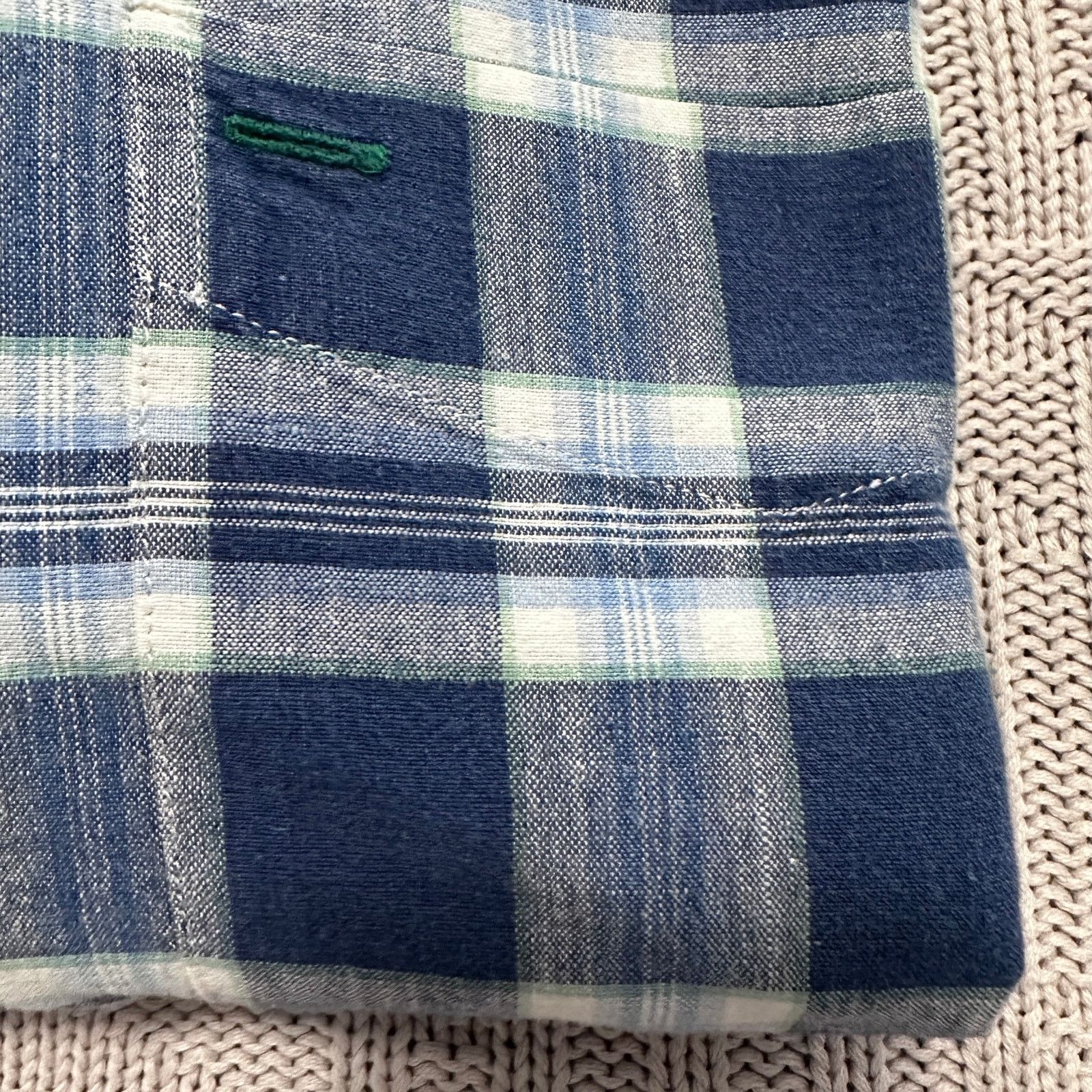 Tommy Hilfiger Vintage Tommy Hilfiger navy plaid button down size L Size US L / EU 52-54 / 3 - 4 Thumbnail